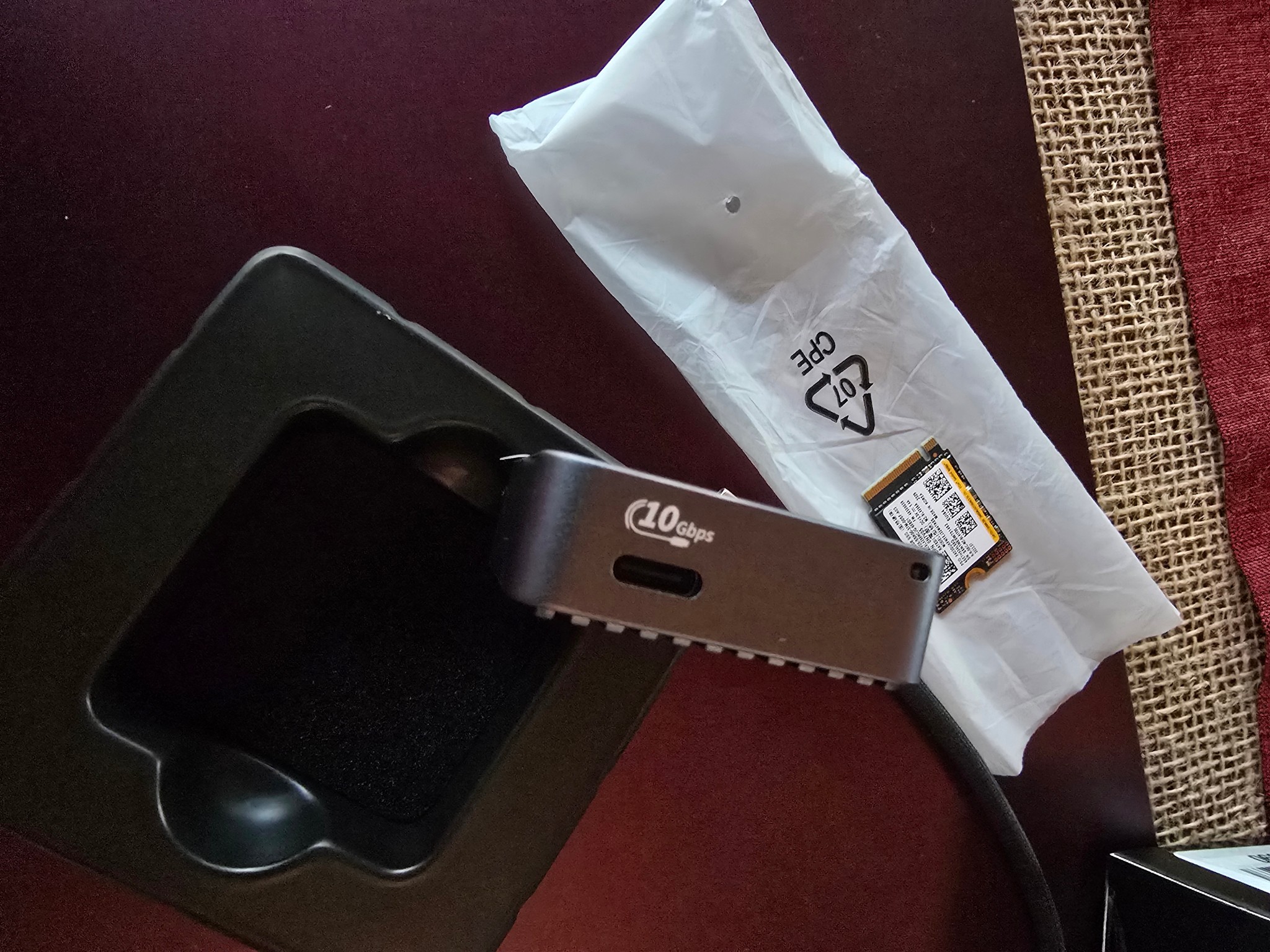 DockCase Pocket M.2 2230 NVMe Enclosure 3s PLP USB 3.2 Gen 2 Type-C (10 Gbps) W/ KIOXIA 256GB SSD