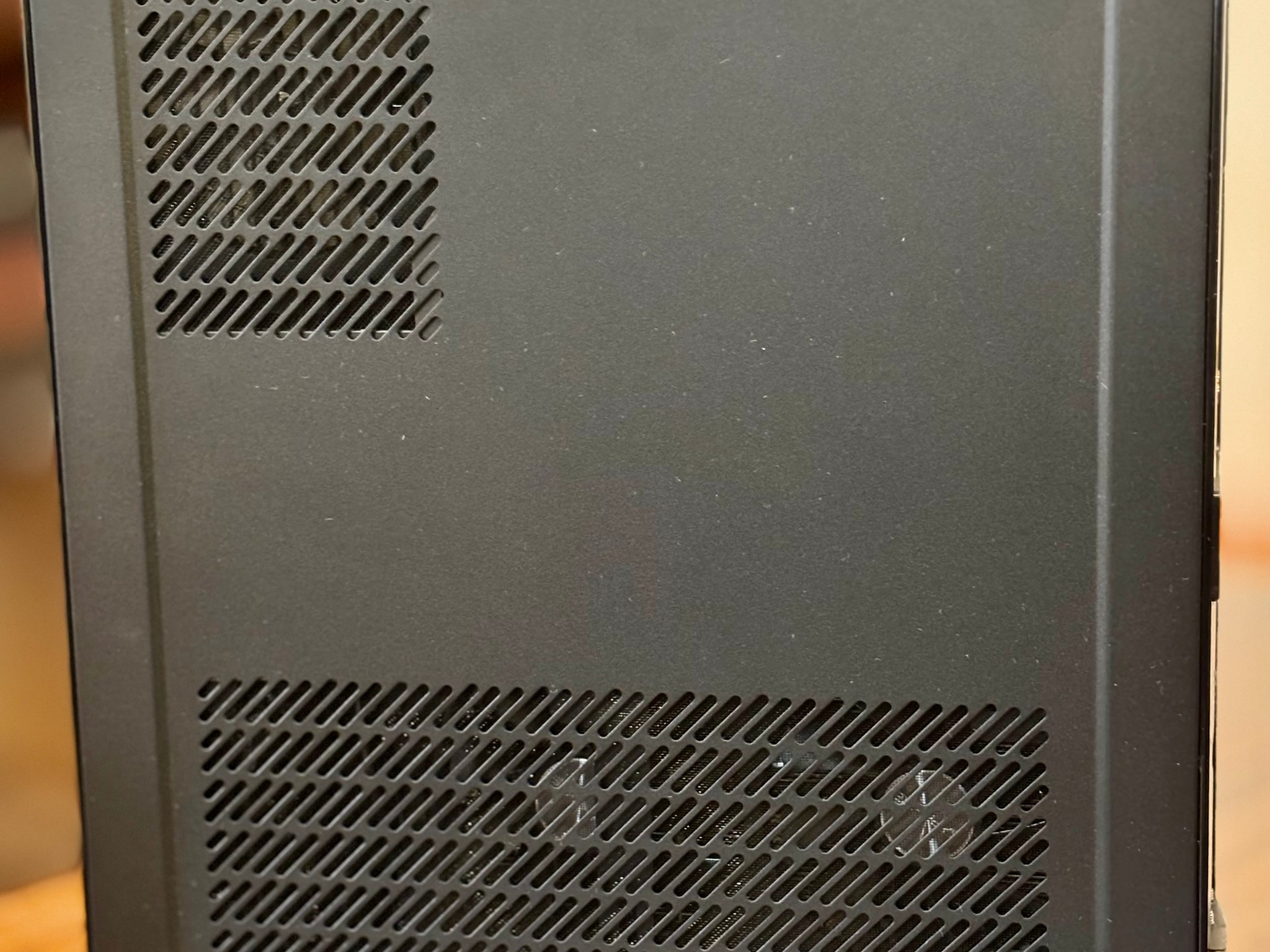 Console-Size Gaming PC for 1080p 60+ FPS Gaming | Small Form Factor Build | Home Theater PC Build