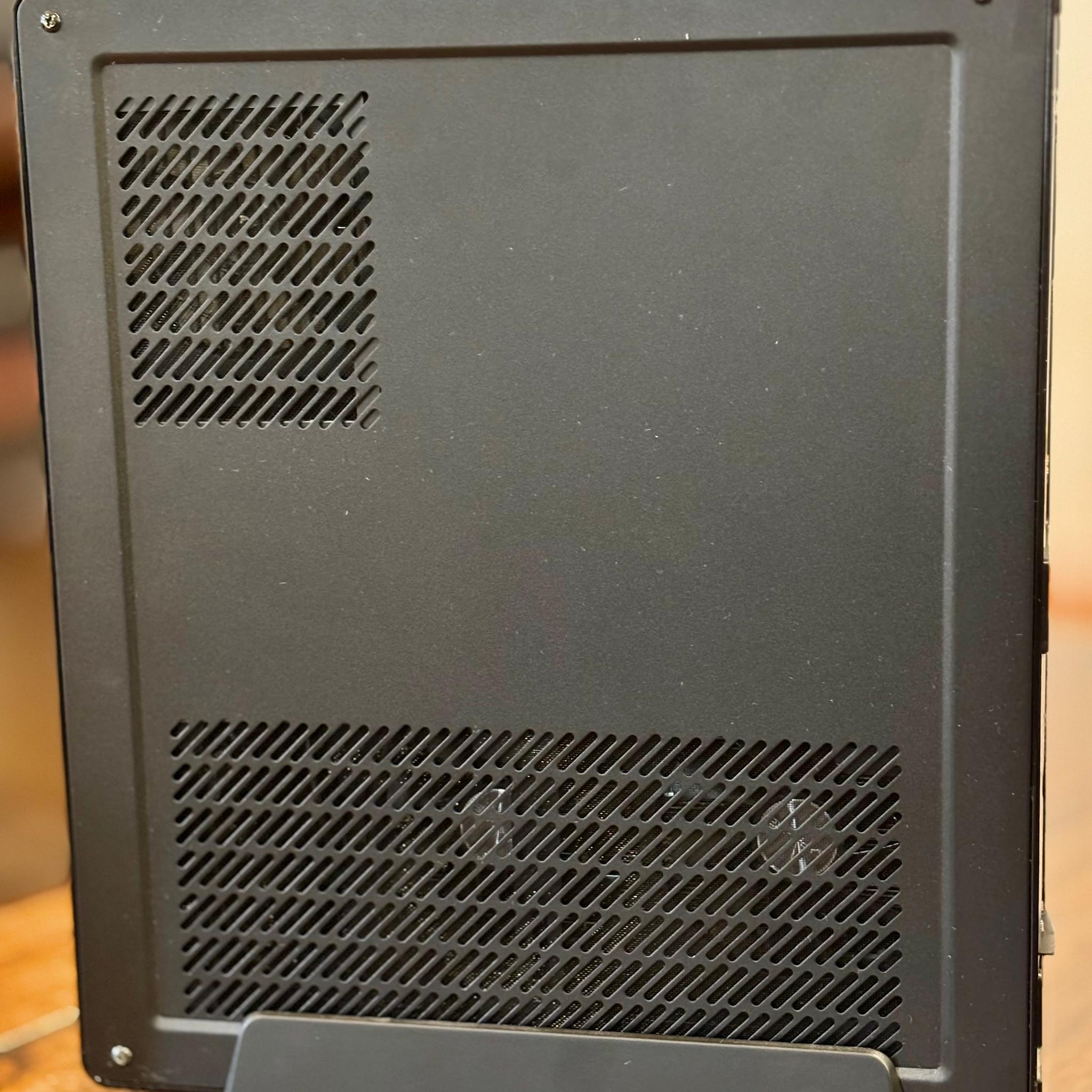 Console-Size Gaming PC for 1080p 60+ FPS Gaming | Small Form Factor Build | Home Theater PC Build