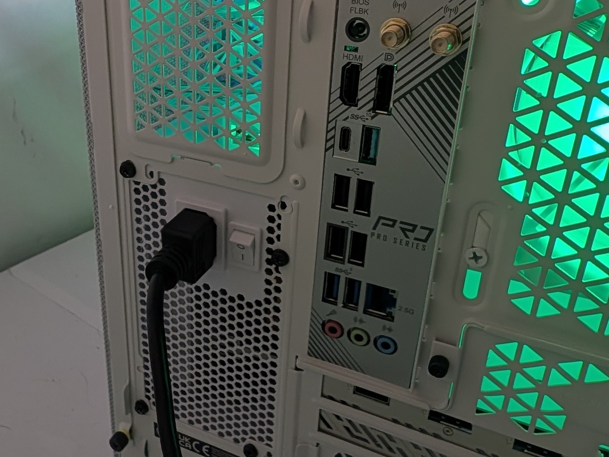 9060XT 16GB | RYZEN 5 7500F | 1TB NVME | 16GB DDR5 | 1000W