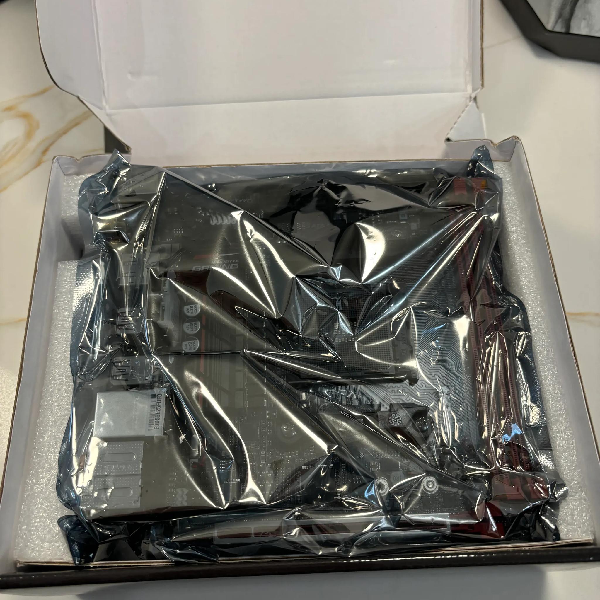 Gigabyte AB350N- Gaming Wifi AM4 mini ITX motherboard