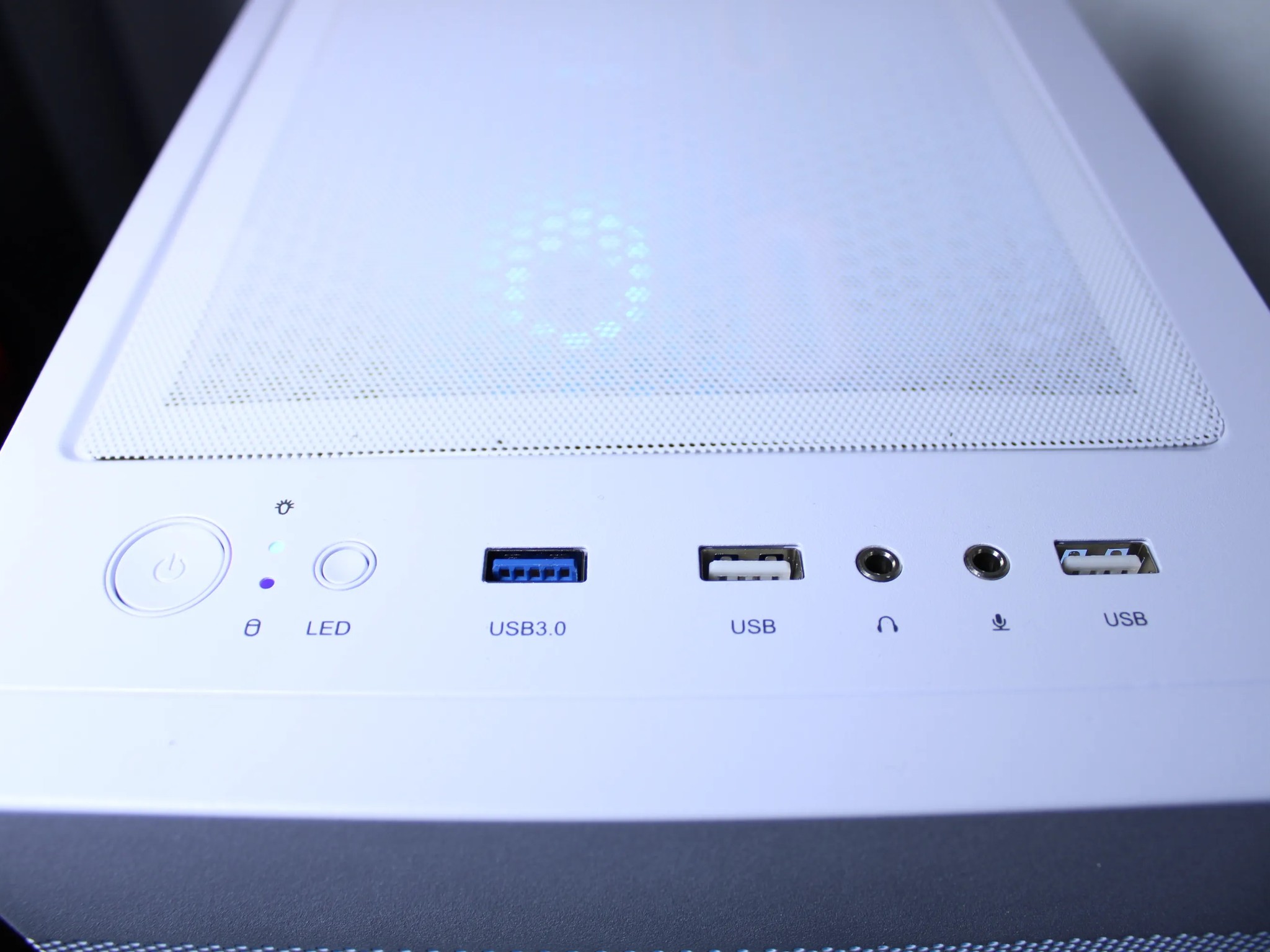 ⚪⚫⚪ Gaming PC! | GTX 1070 TI | Ryzen 5 2600 | 16GB DDR4 Ram | 1TB NVMe | Win 10 Activated | WiFi