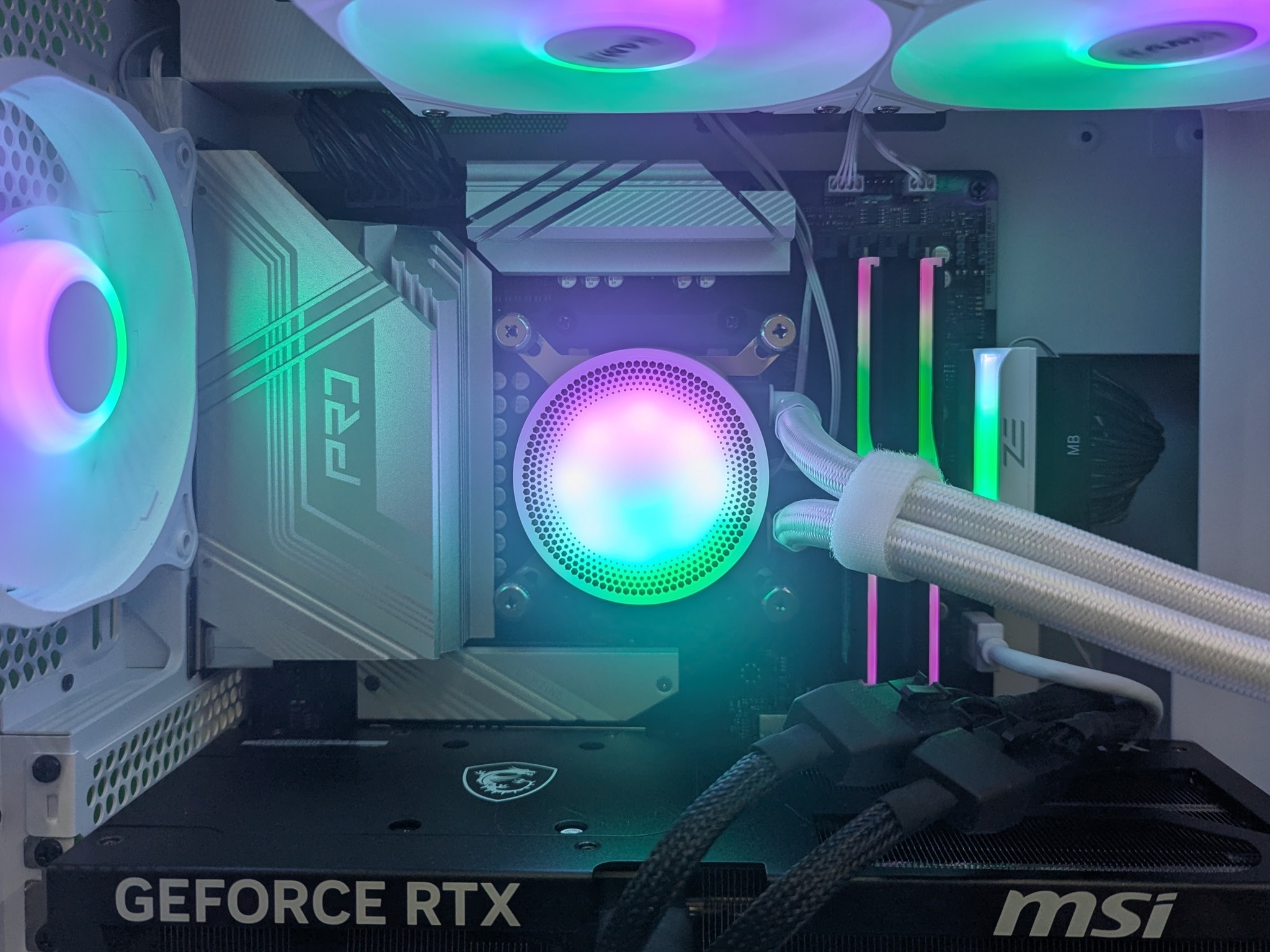 🌸 Livna | MSI Ventus 3X 5070 12GB | 🔹 AMD 9600X | Clean White Build | 32GB DDR5 | 2TB NVMe