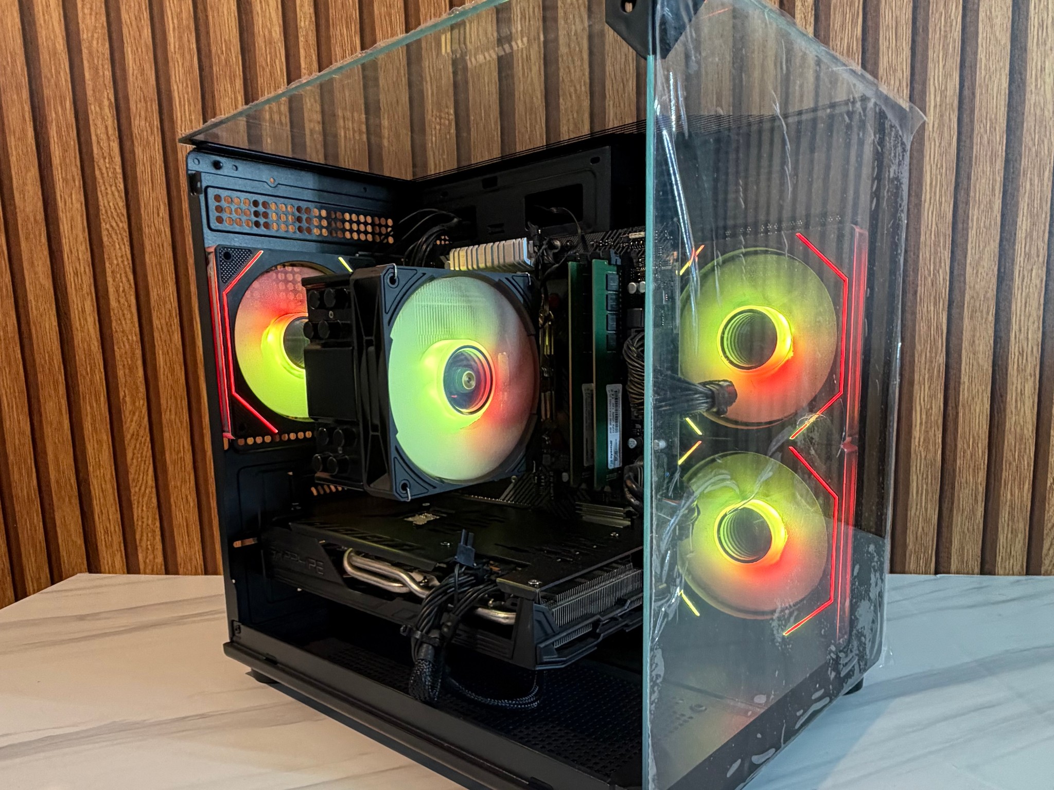 RX 5700XT | RYZEN 5 3600 | 16GB DDR4 | 500GB SSD