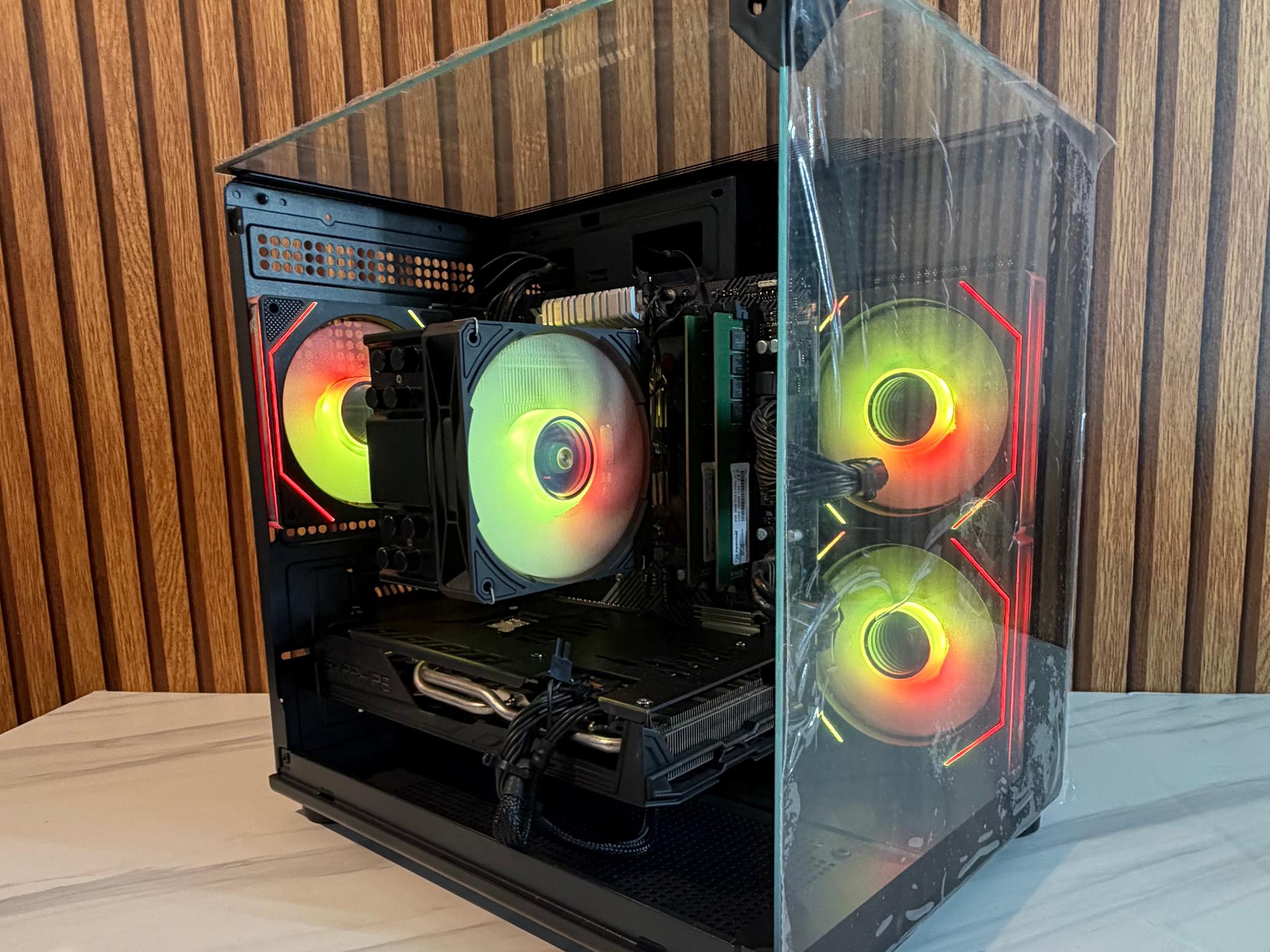 RX 5700XT | RYZEN 5 3600 | 16GB DDR4 | 500GB SSD