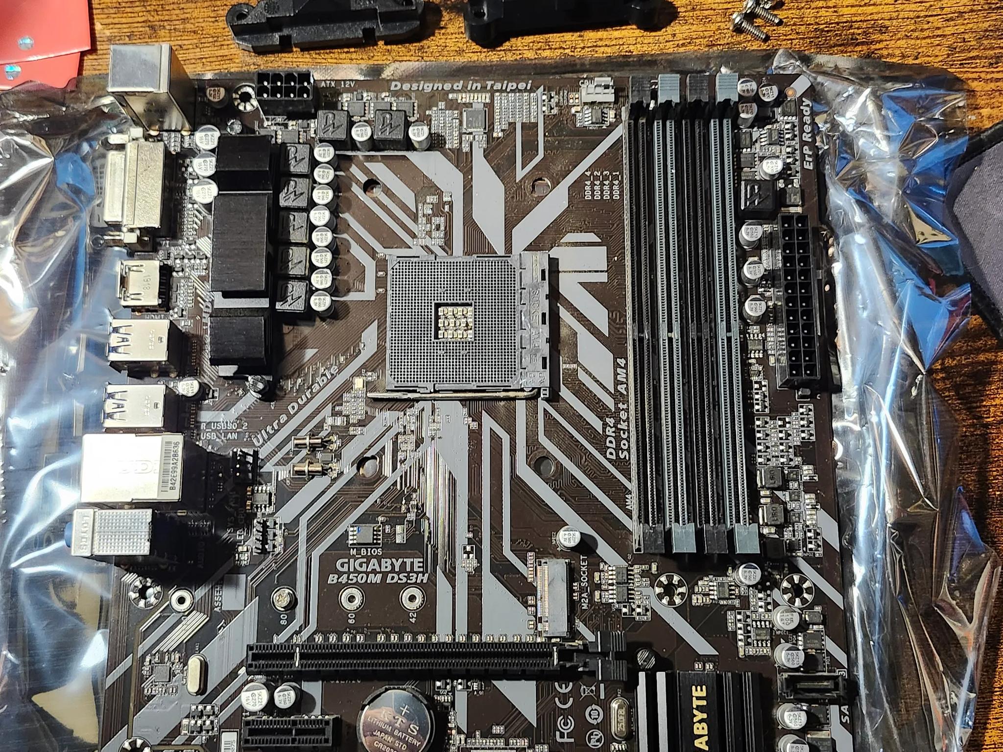 Gigabyte B450M DS3H