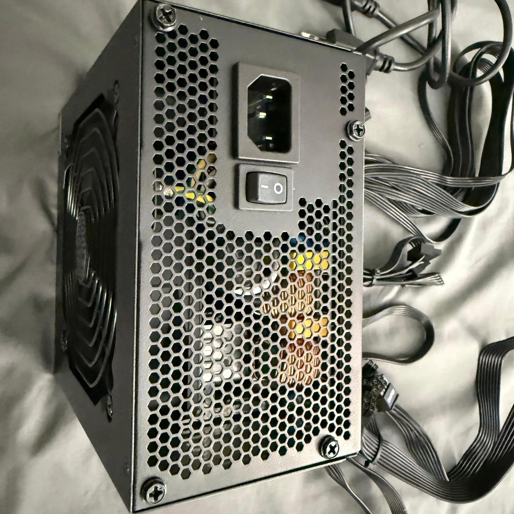 Cooler Master MWE Gold 850 V2 Full Modular, 850W, 80+ Gold Efficiency PSU