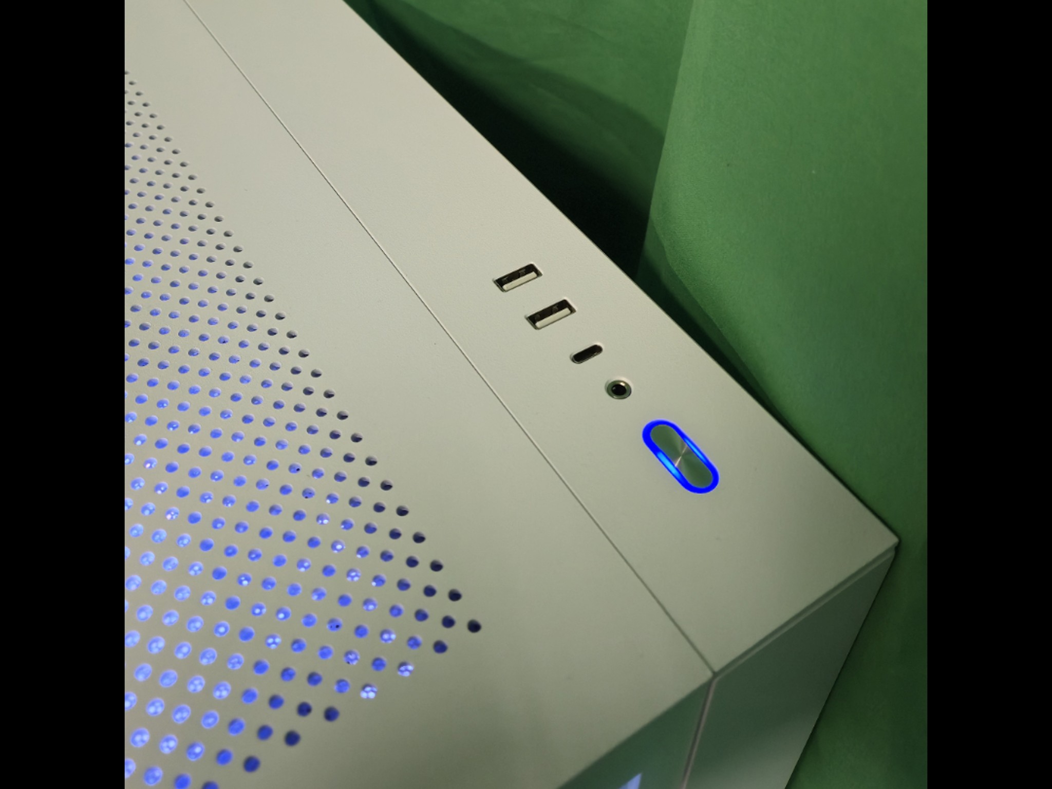 1440p/4K Gaming PC - 14600KF - RTX 5070 AERO - 32GB DDR5 6000 - Lian Li O11 & PSU - BeZ Tech Custom