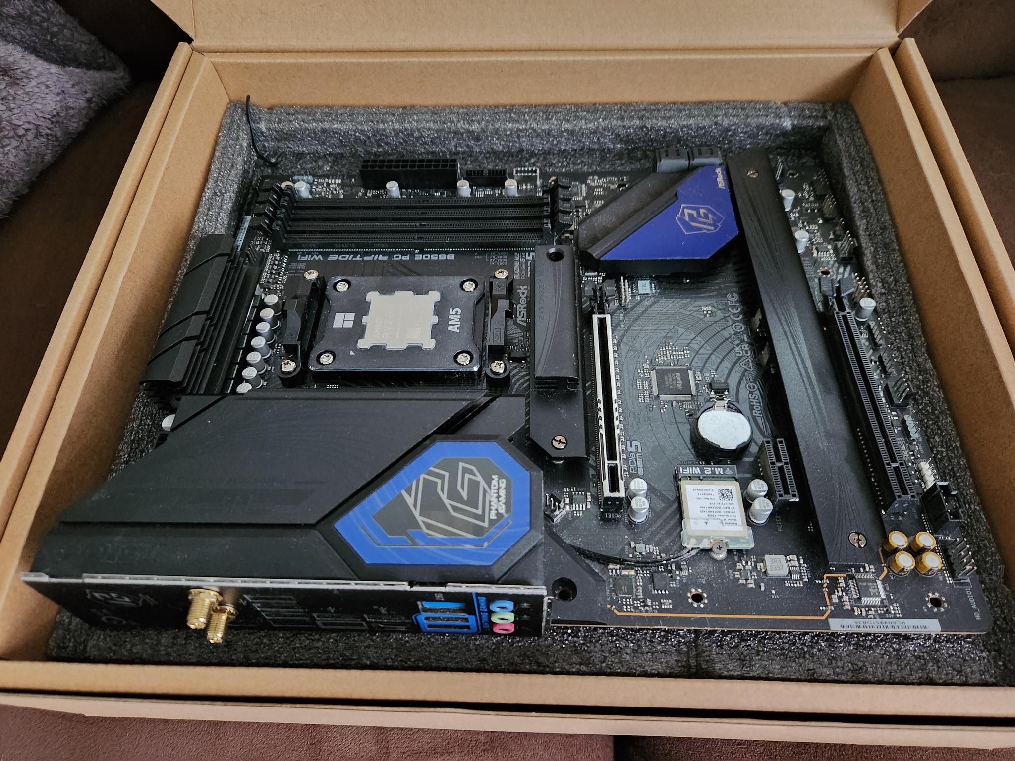 AMD Ryzen 7 7800X3D + ASRock B650E PG Riptide WiFi + Thermaltake Contact Frame Bundle - MINT w/ All