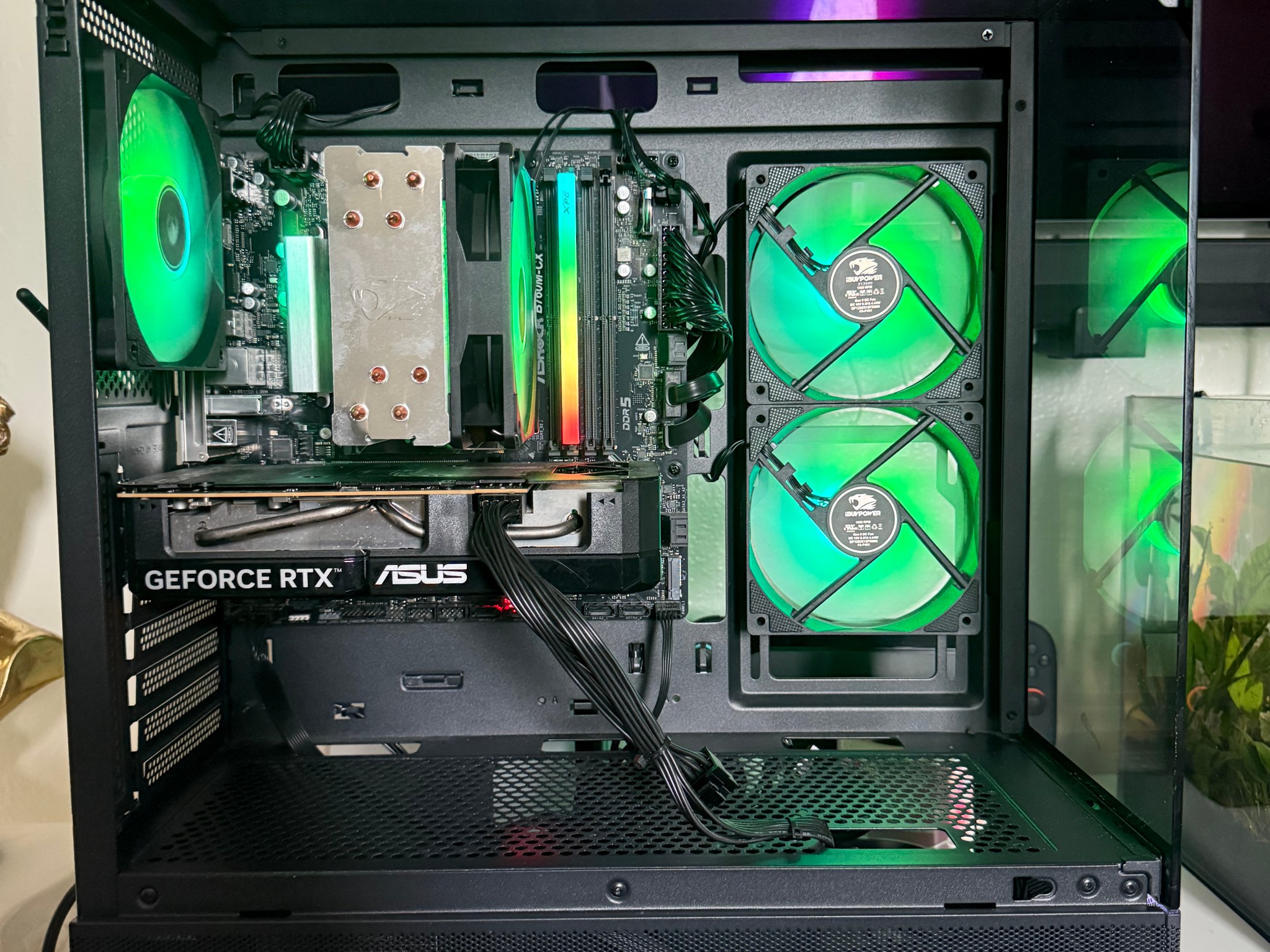 Black Gaming Pc Computer Desktop i5-14400F / RTX 5060