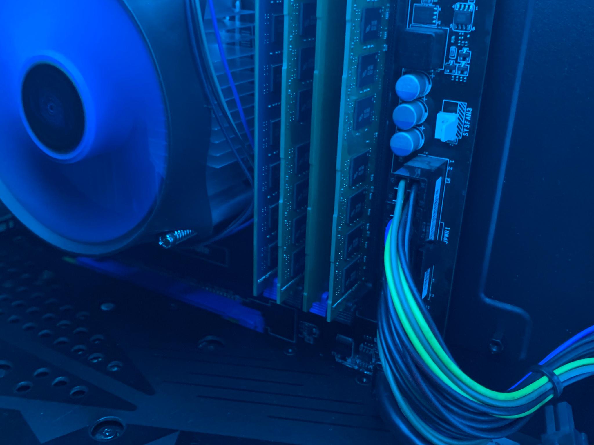 STREAMING/GAMING/EDITING RX 580 RGB INTEL i5-4690K OC 16GB RAM 500GB SSD ATX CUSTOM WINDOWS VALUE PC