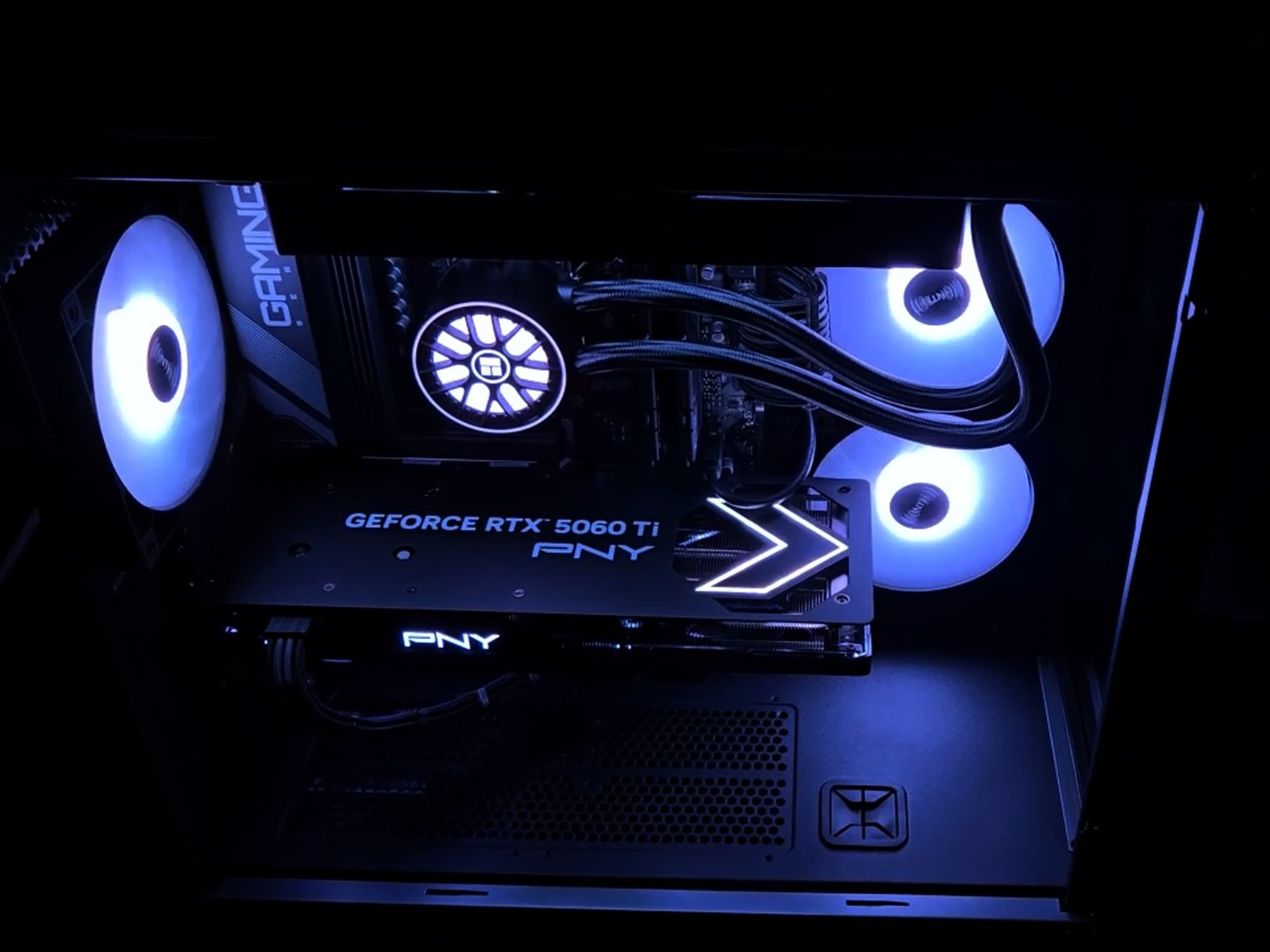 Gaming PC - Ryzen 7 7700X - RTX 5060 Ti 16GB - 32GB DDR5 6000MTs - 1TB NVMe (7000MB/s) - Windows 11