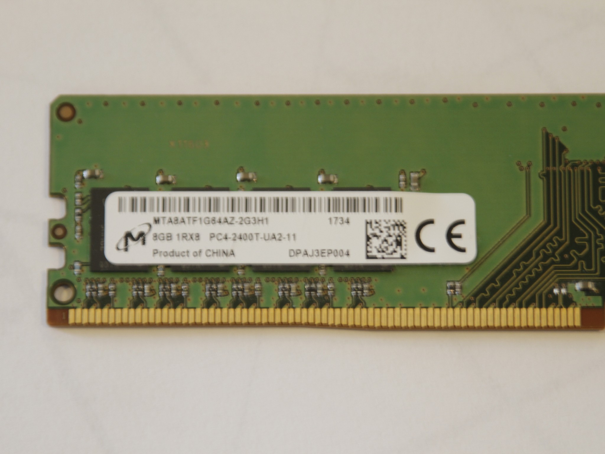 Micron DDR4-2400 (1 x 8GB)