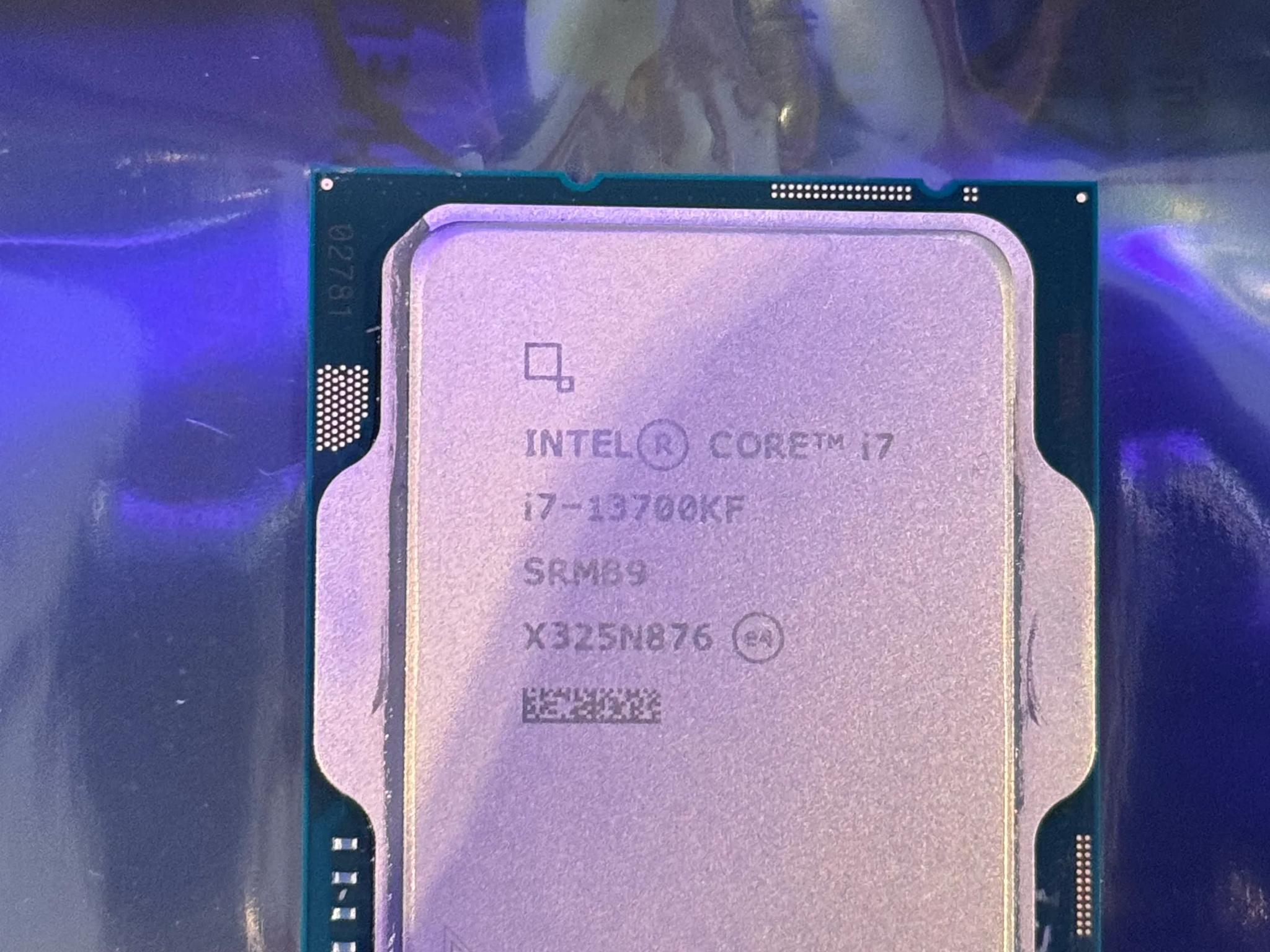 Intel Core i7-13700KF Gaming Desktop Processor 16 cores (8 P-cores + 8 E-cores) - Unlocked