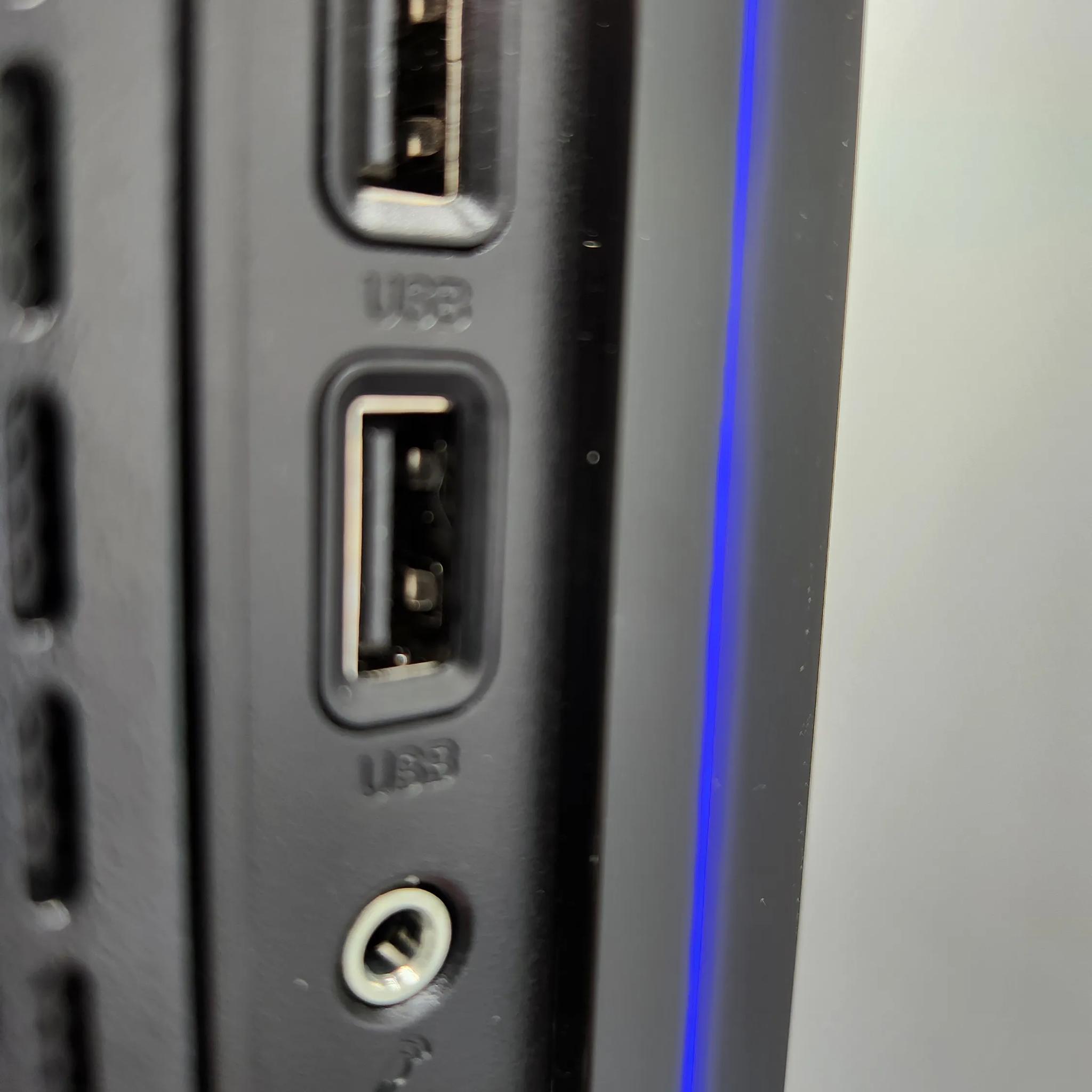 Budget Baller Stealth Build Ryzen 5 / 16GB / 1TB / RX570X