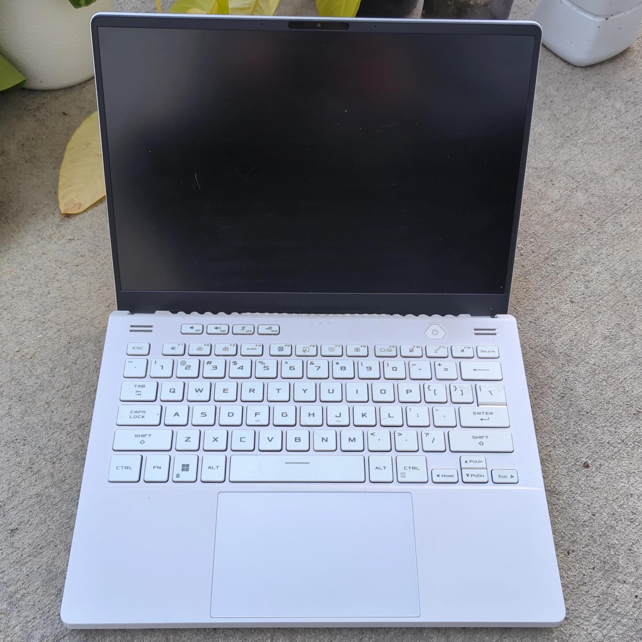 Asus G14 2022 Ryzen 9 6900HS RX 6700S