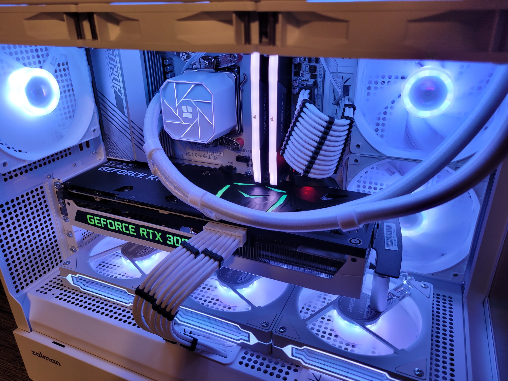 White RTX 3080 Gaming PC (Ryzen 5 7600X | 32GB RAM | 1TB SSD | WiFi 6 + BT)