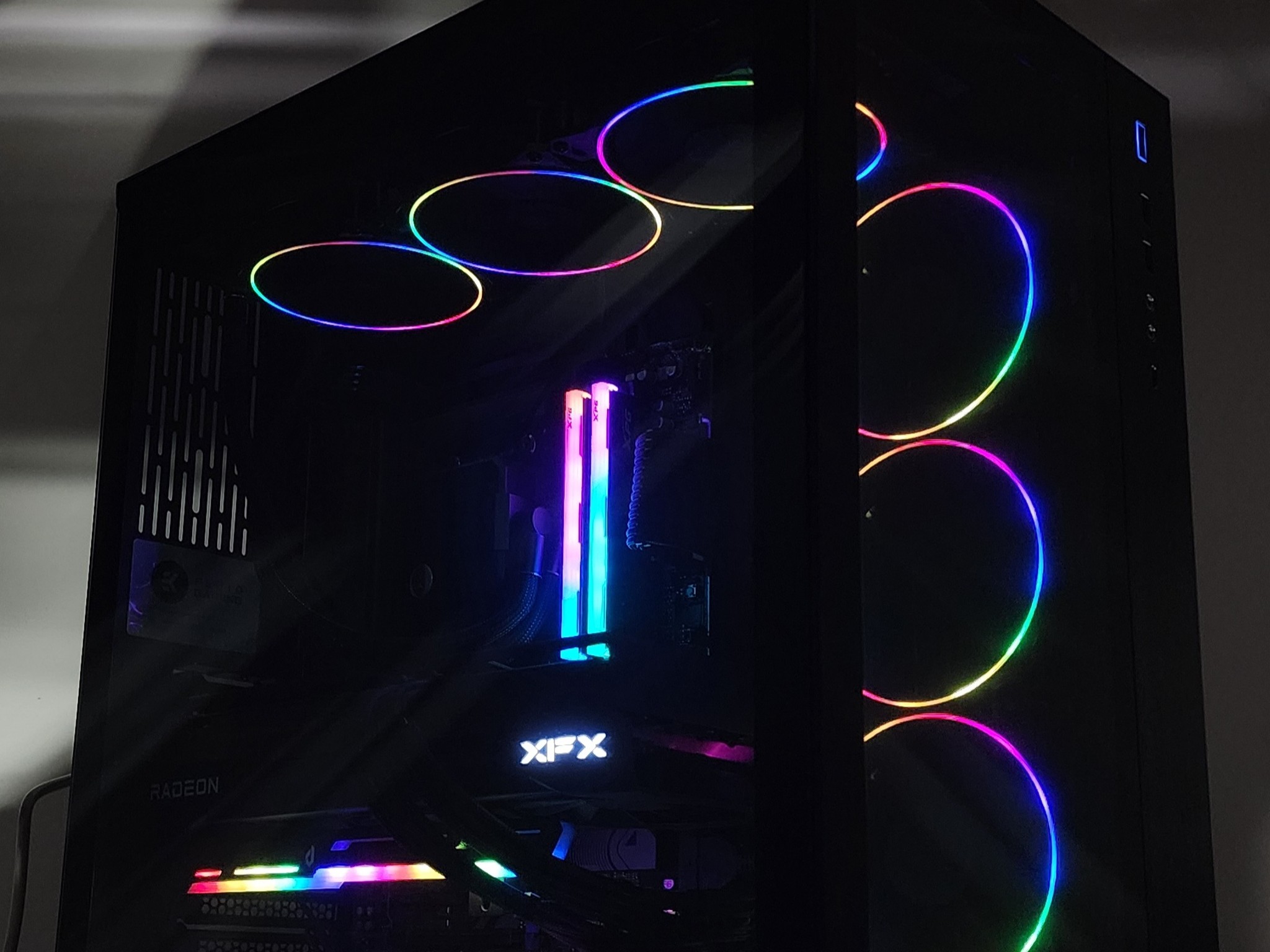 Gaming PC Ryzen 7 9700X 32GB RAM 2TB SSD RX 9070 XT 16GB Windows 11 Computer