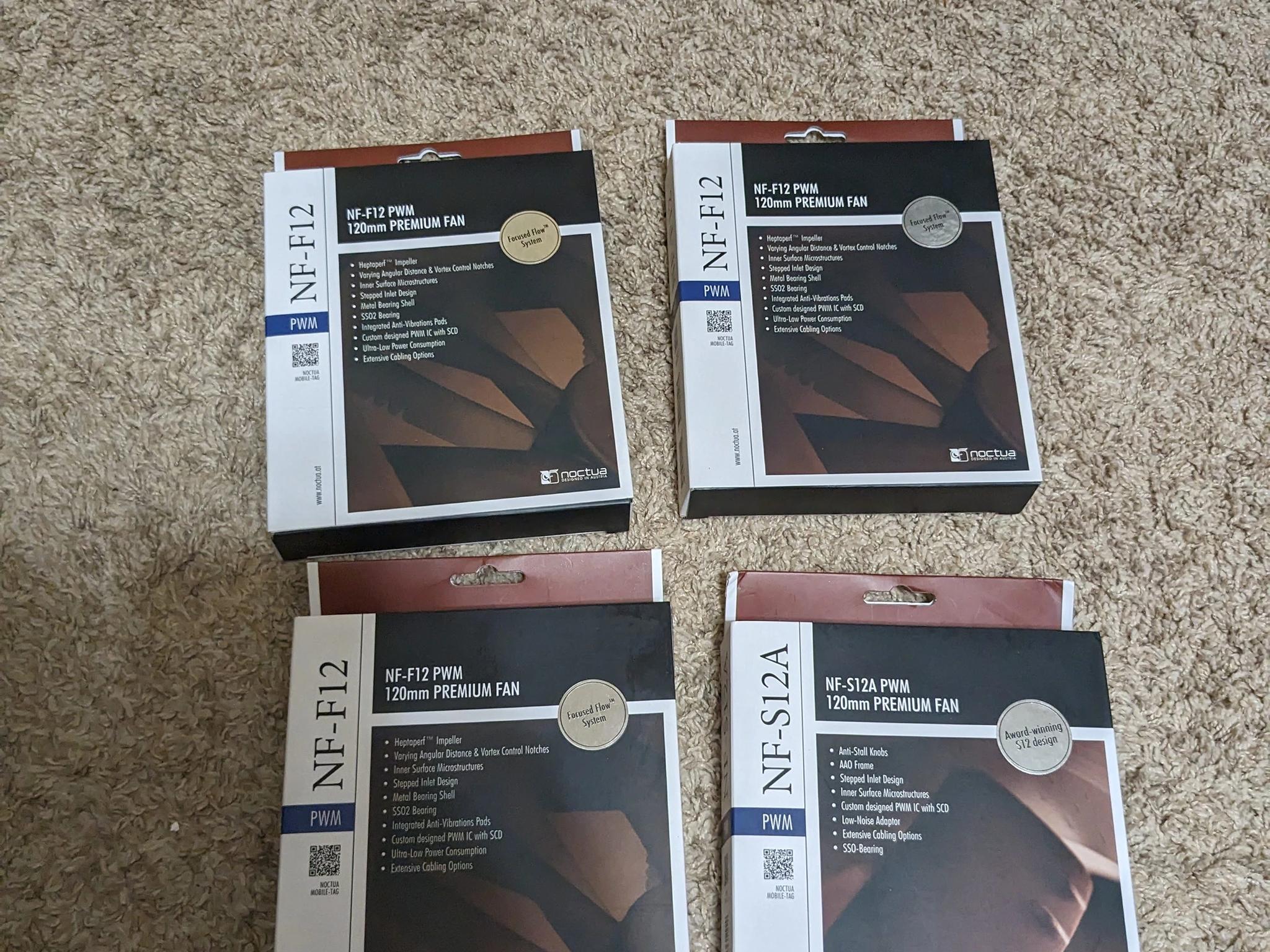 4 Noctua Fans (1 NF-S12A, 3 NF-F12)