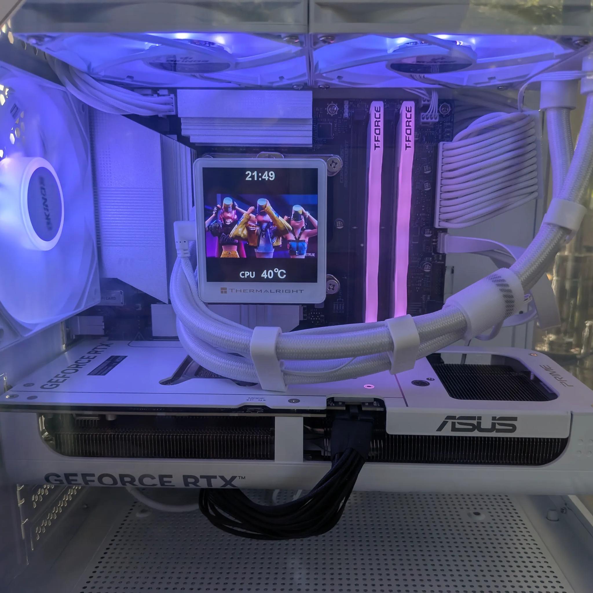 Huntr/x Ice - RTX 5070, Intel Core Ultra 7 265K, 32 GB DDR5, 2 TB Gen 4 NVME, Liquid Cooled, RGB