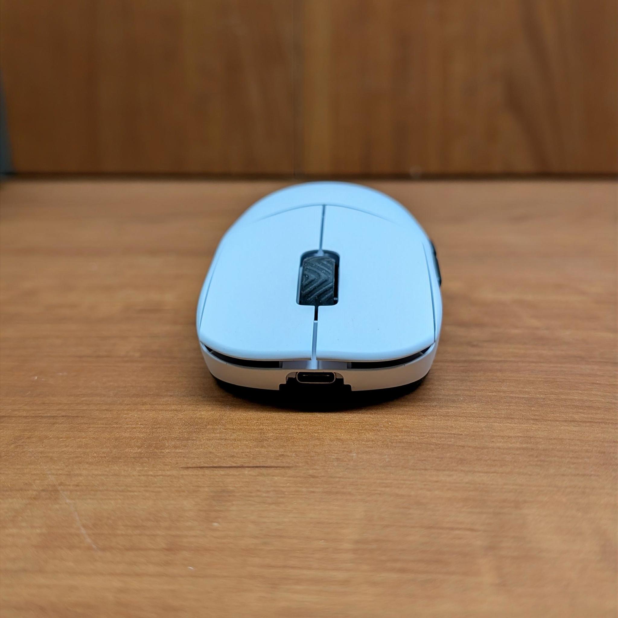 Scyrox V8 White 8K 36g Kailh Super Light Mouse Less Than 1 hr use