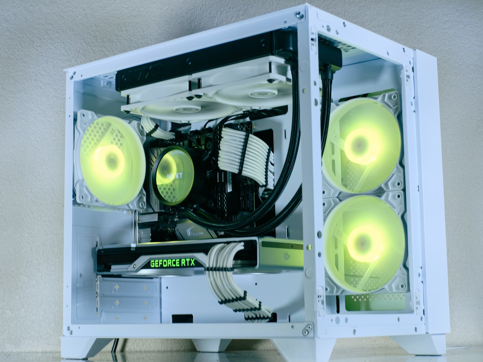 ☾ Luna ☽ | Intel Core i7-9700K | Nvidia RTX 2070 Super | Corsair Vengeance LPX 16 GB