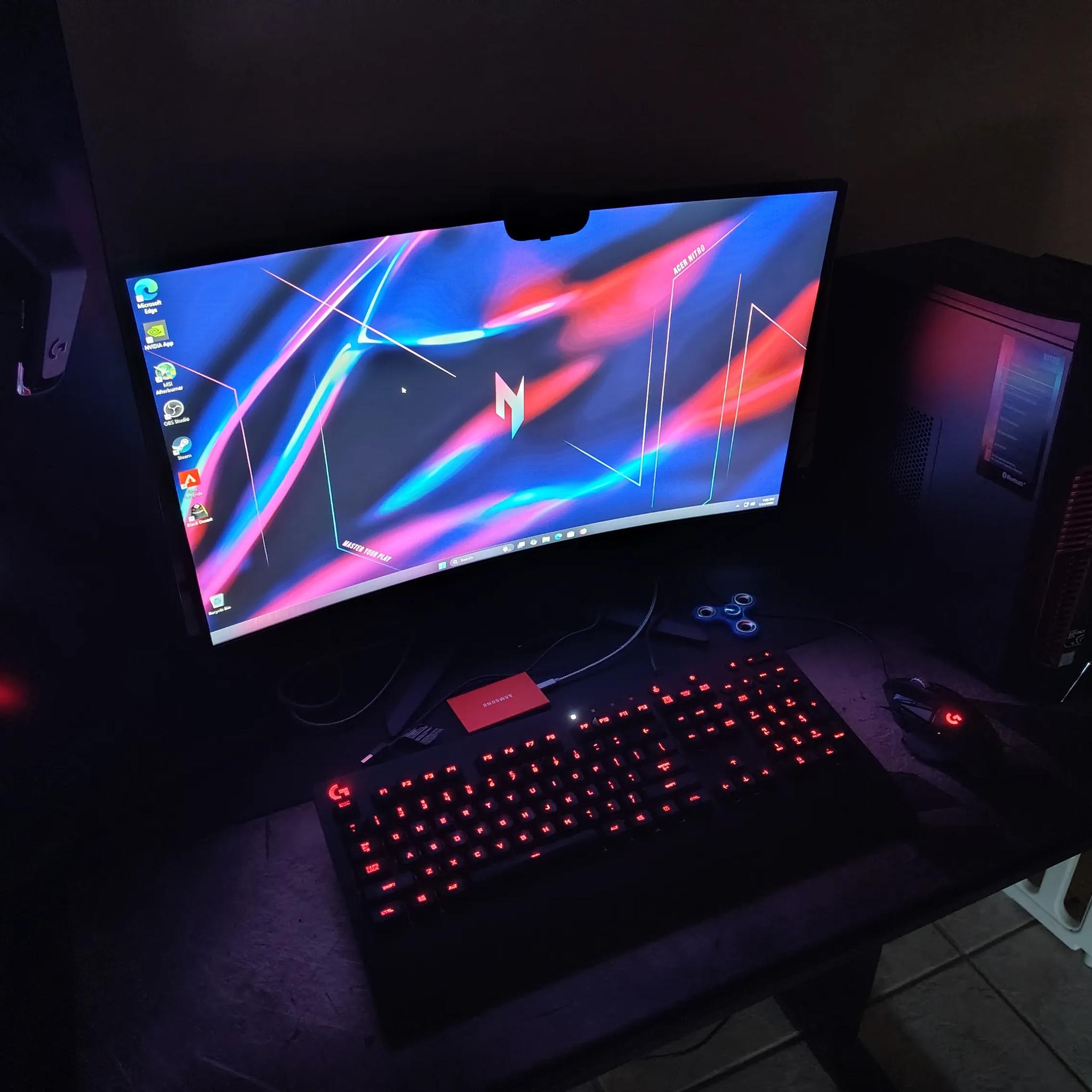 Crimson Reboot | GTX 1660 Ti | Intel Core i5 | 16 GB RAM | 512 GB SSD