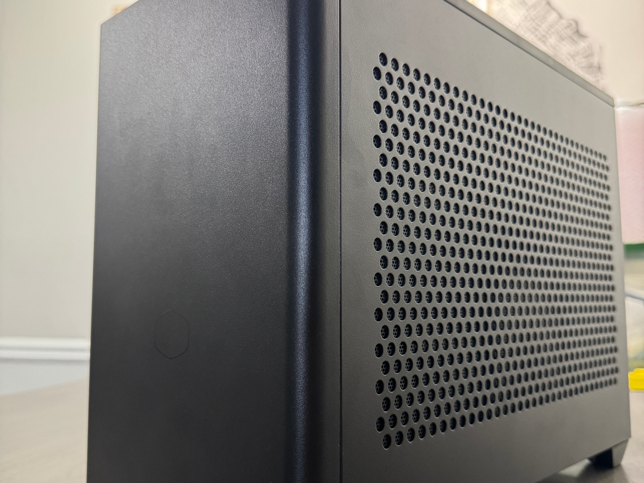 Compact SFF Mini Gaming PC | Radeon 9060 XT | Ryzen 8500G | 16GB DDR5 | NR200 ITX | Win11 Pro
