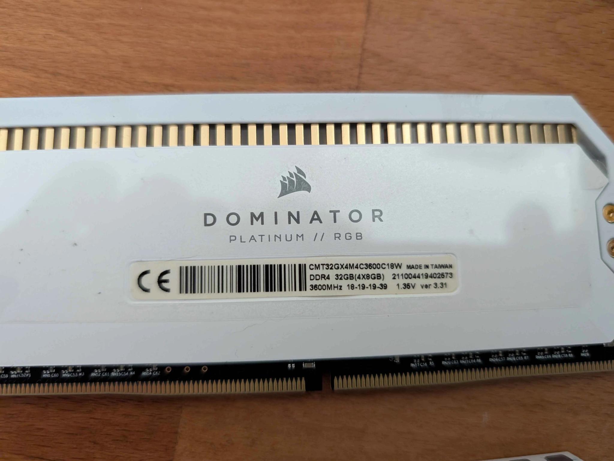 32GB Corsair Dominator Platinum DDR4 3600Mhz CL19