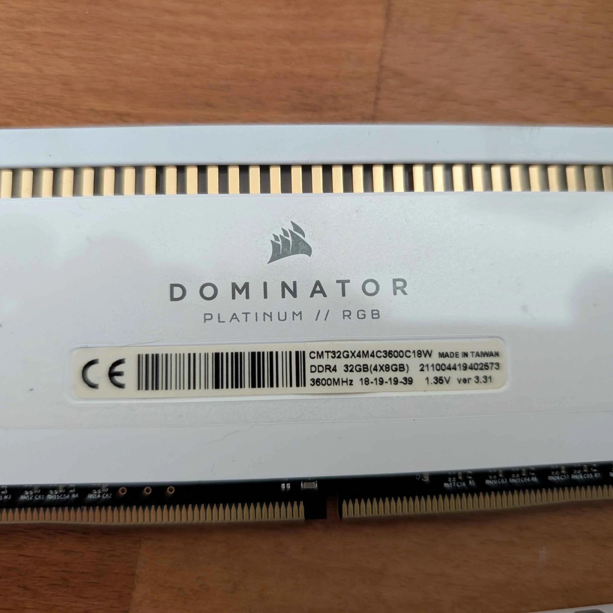 32GB Corsair Dominator Platinum DDR4 3600Mhz CL19