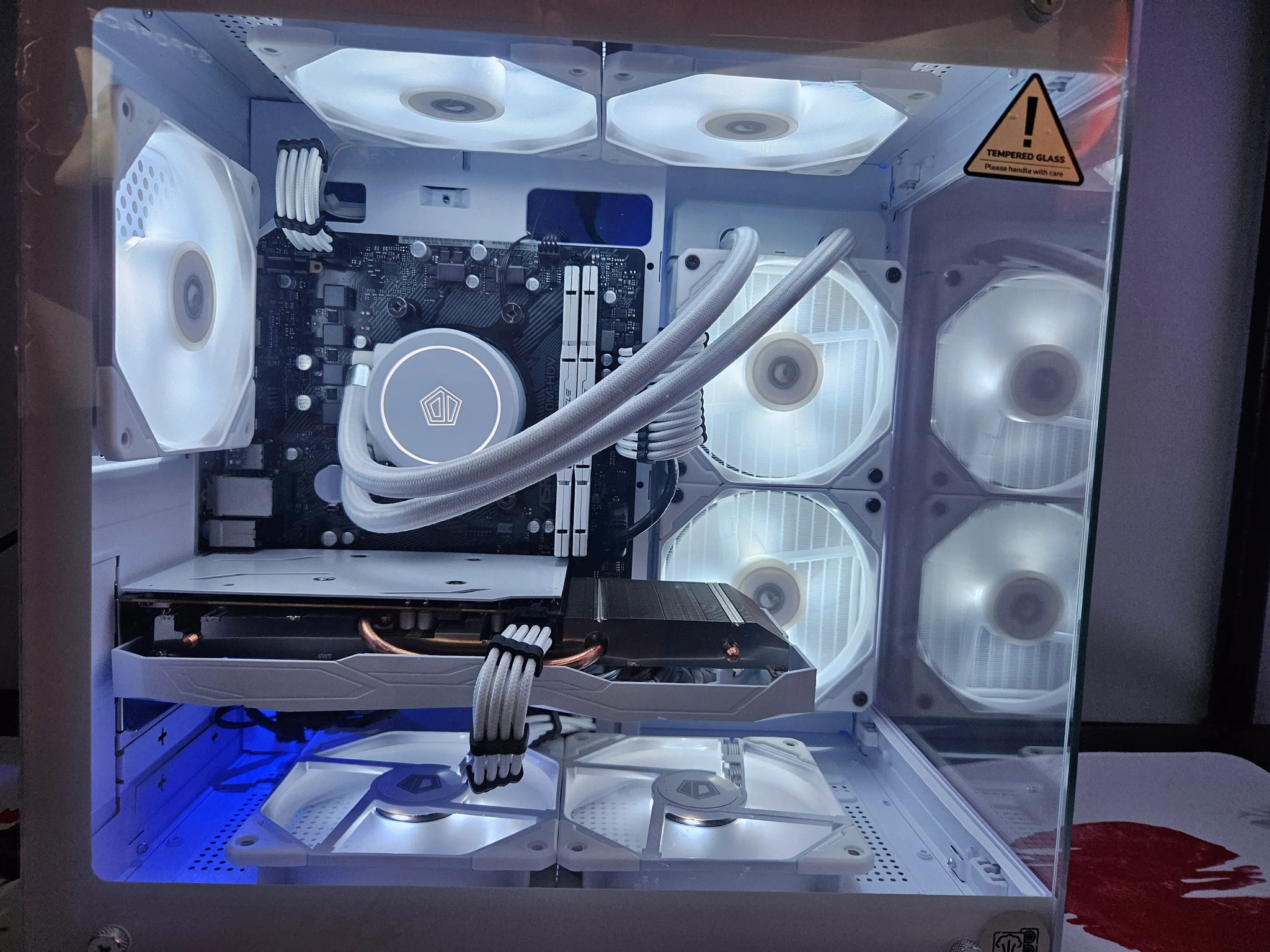 Arctic Beast Liquid cooled RIG Ryzen 7 5700G/ 32GB RAM/ 2TB SSD/ AMD RX6600