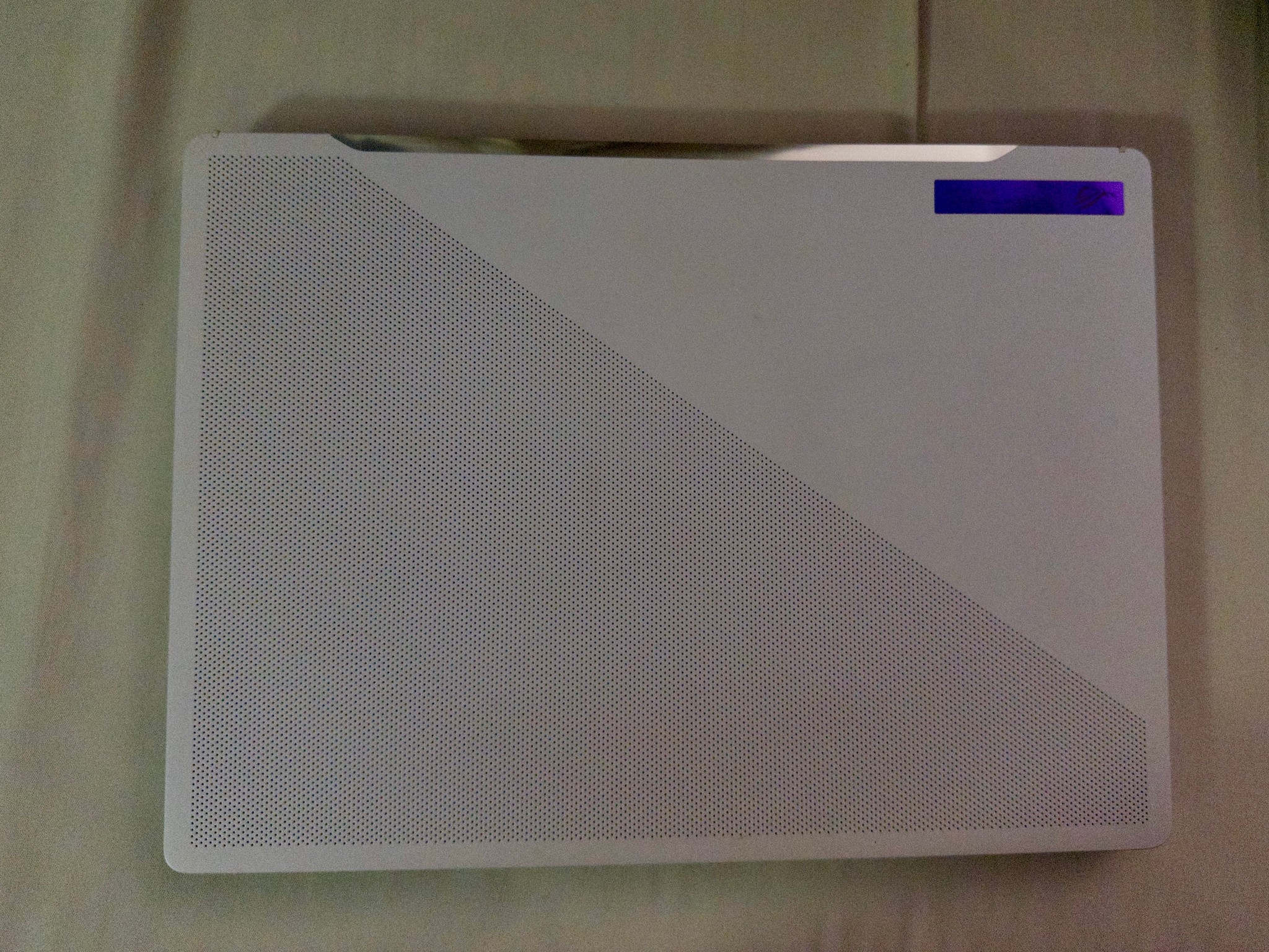 ASUS ROG Zephyrus G14 14" Gaming Laptop, Ryzen 9 6900HS, RX 6700S, 16GB RAM, 1TB SSD, White, (2022)