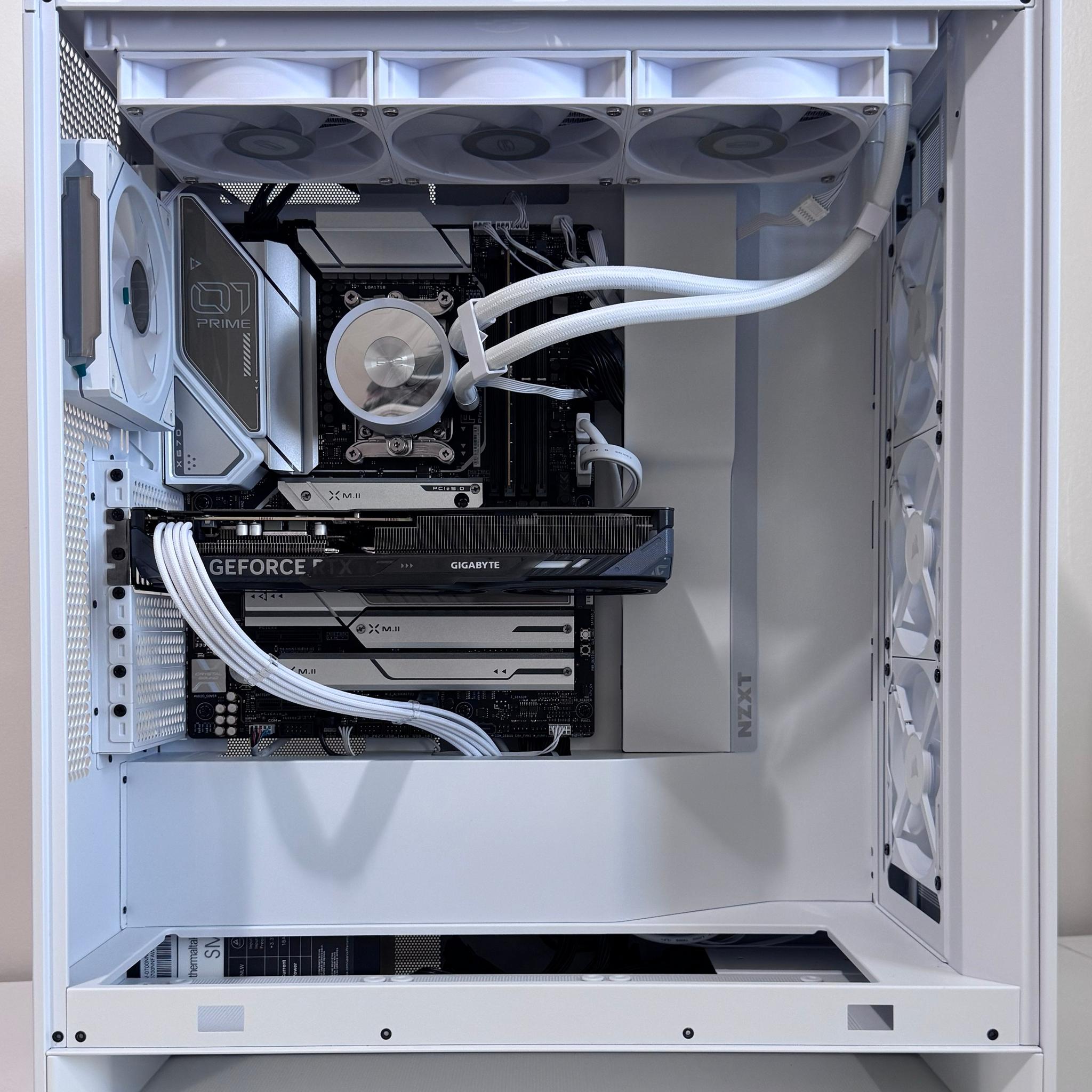 AMD Ryzen 7 8700F 32GB DDR5 RAM GeForce RTX 5060 1TB NVMe SSD NZXT H7 Flow AM5 Gaming PC