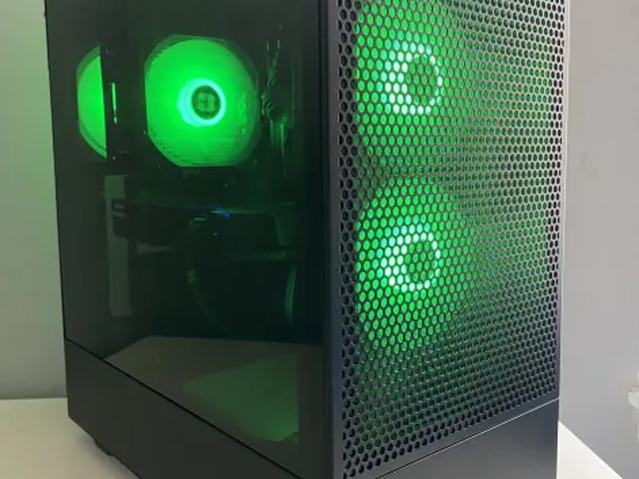 Custom Gaming Desktop Ryzen 5 RX580 16GB