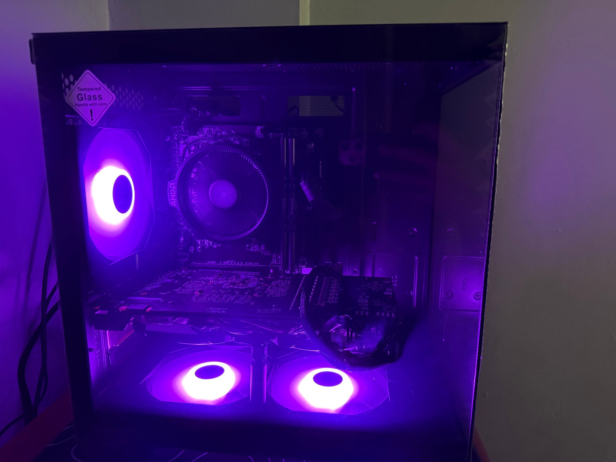 Mid tier gaming pc | Ryzen 5600g | GeForce gtx 1080 | 1tb ssd | 16gb ram |