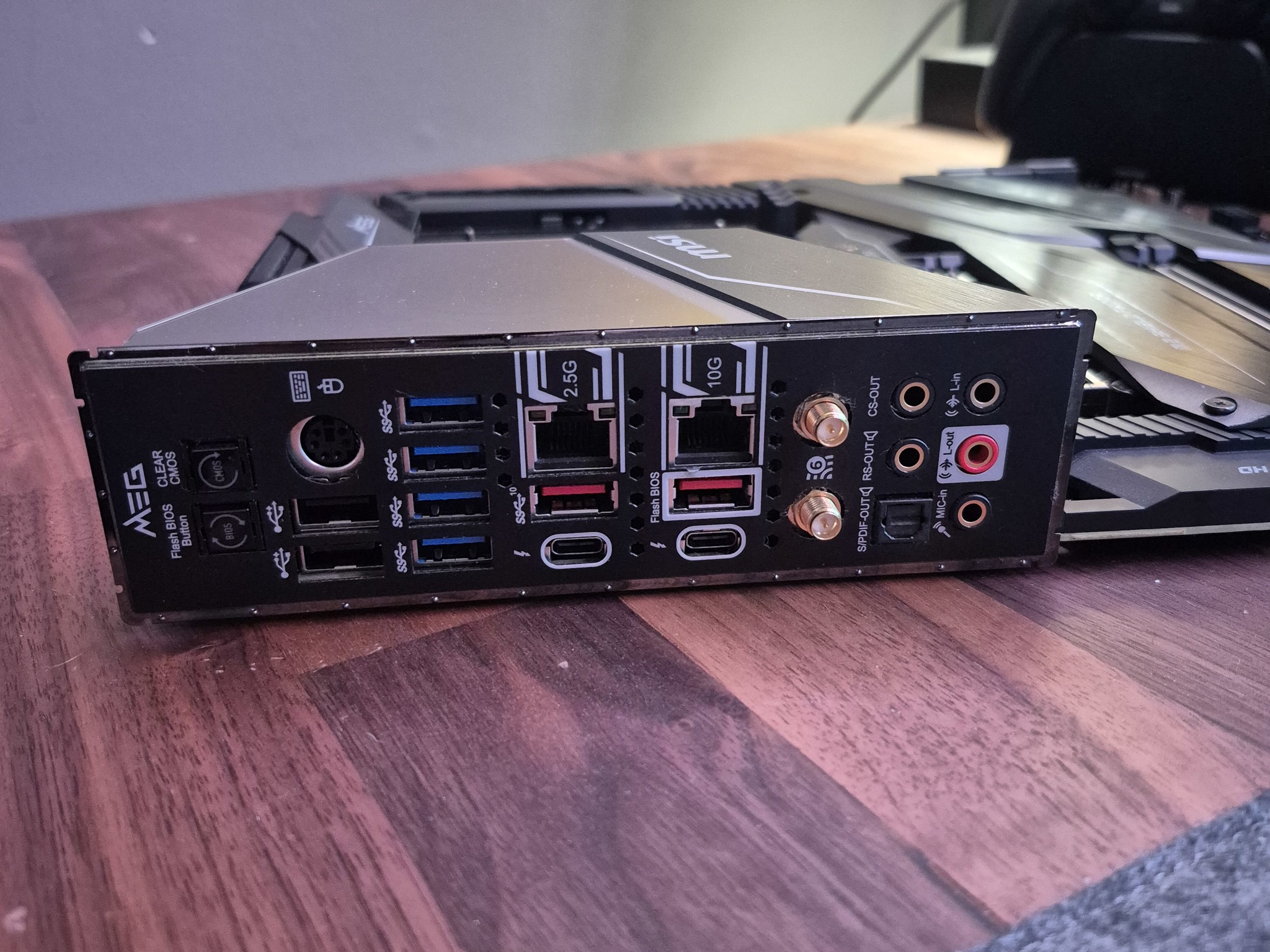 MSI MEG Z490 GODLIKE MOTHERBOARD (READ DESCRIPTION)