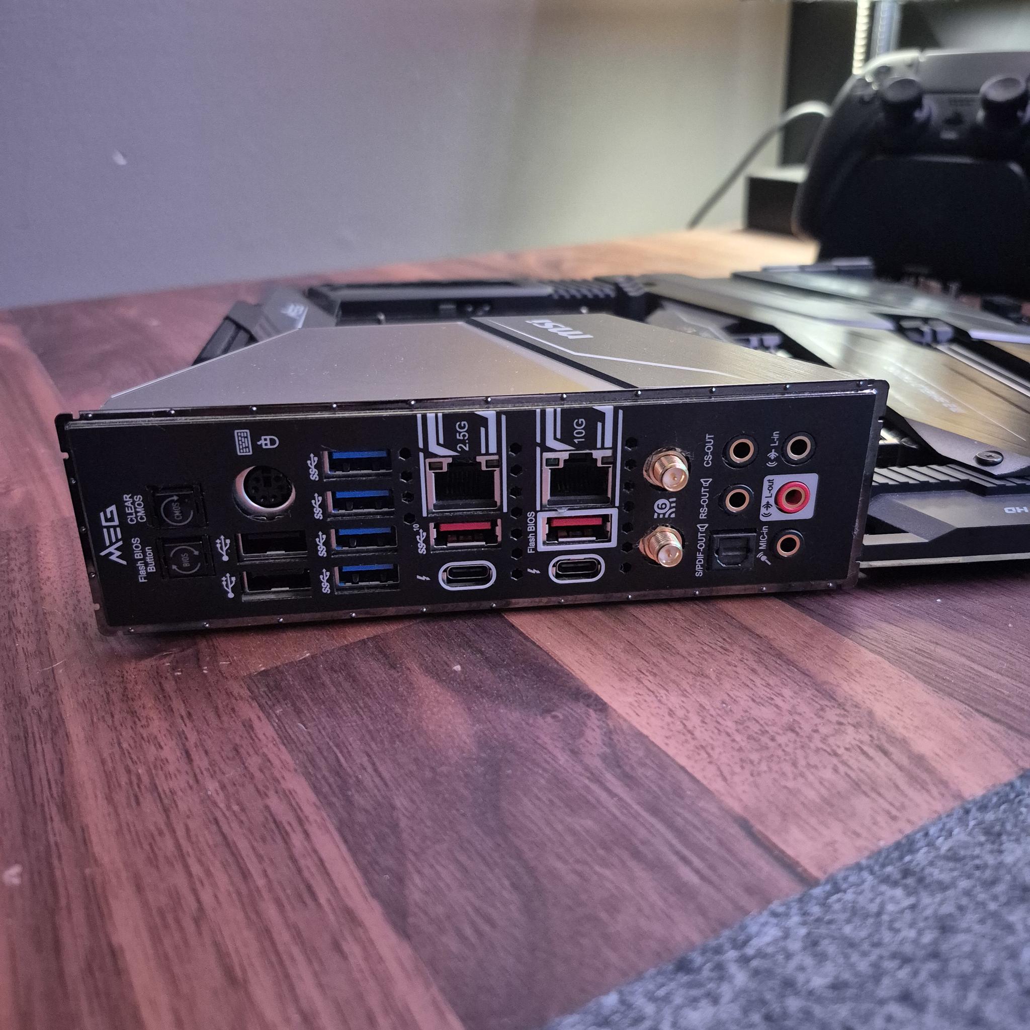 MSI MEG Z490 GODLIKE MOTHERBOARD (READ DESCRIPTION)