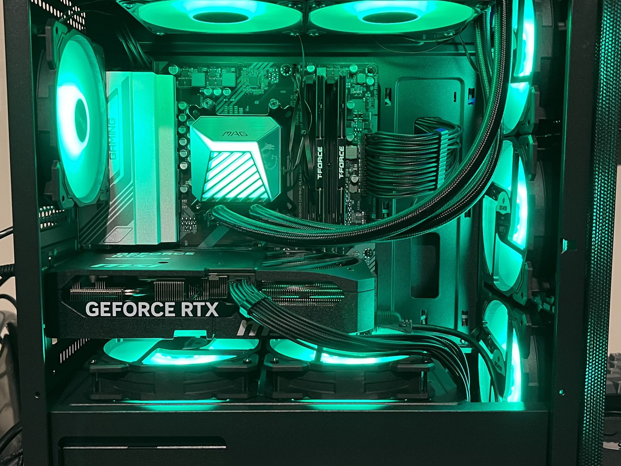 *Team Green 2.0* - Ryzen 5 9600x 32 GB DDR5 B650 MB RTX 5070 1.25 TB NVME SSD ARGB fans ALL NE...