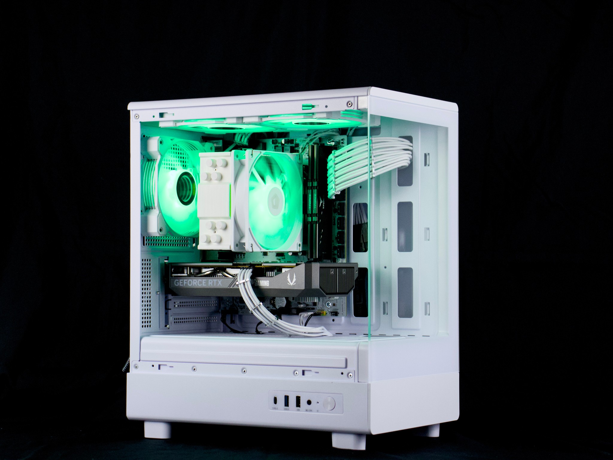 🧊❄️🧊 White Gaming PC – RTX 5060 , Ryzen 7 3700X, 32GB RAM, 1TB SSD - WiFi, BlueTooth 🧊❄️🧊