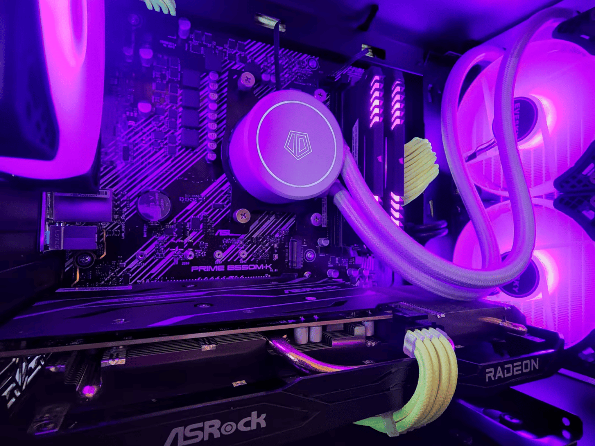 AMD Ryzen 5 3600 //  AMD Radeon RX 6600 8GB // Corsair Vengeance RGB 16GB 3200MHz