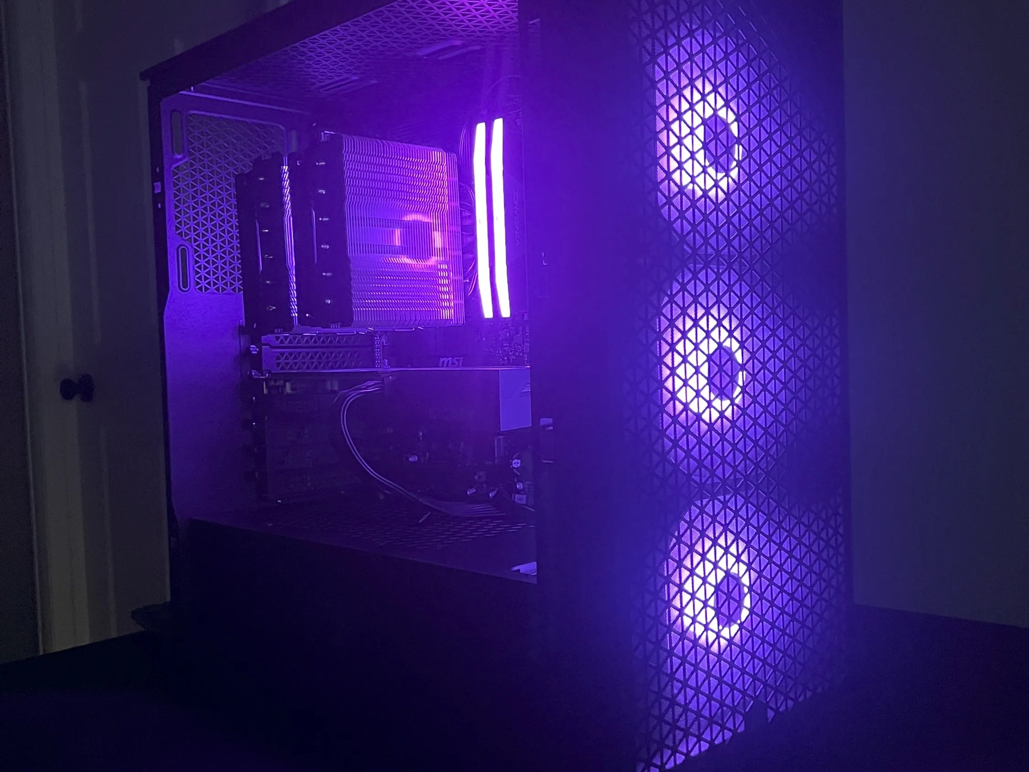 Beginner 1080p Gaming PC - Rx 6600 - Ryzen 5  7600x - 16 gb RAM