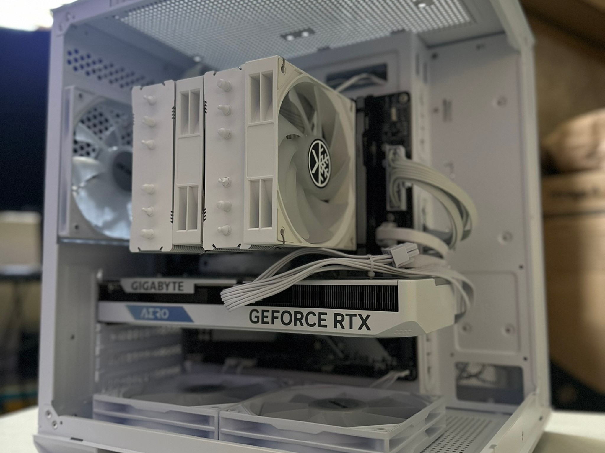 Ryzen 5 8400F / RTX 4060 / 512GB NVME / 16GB RAM
