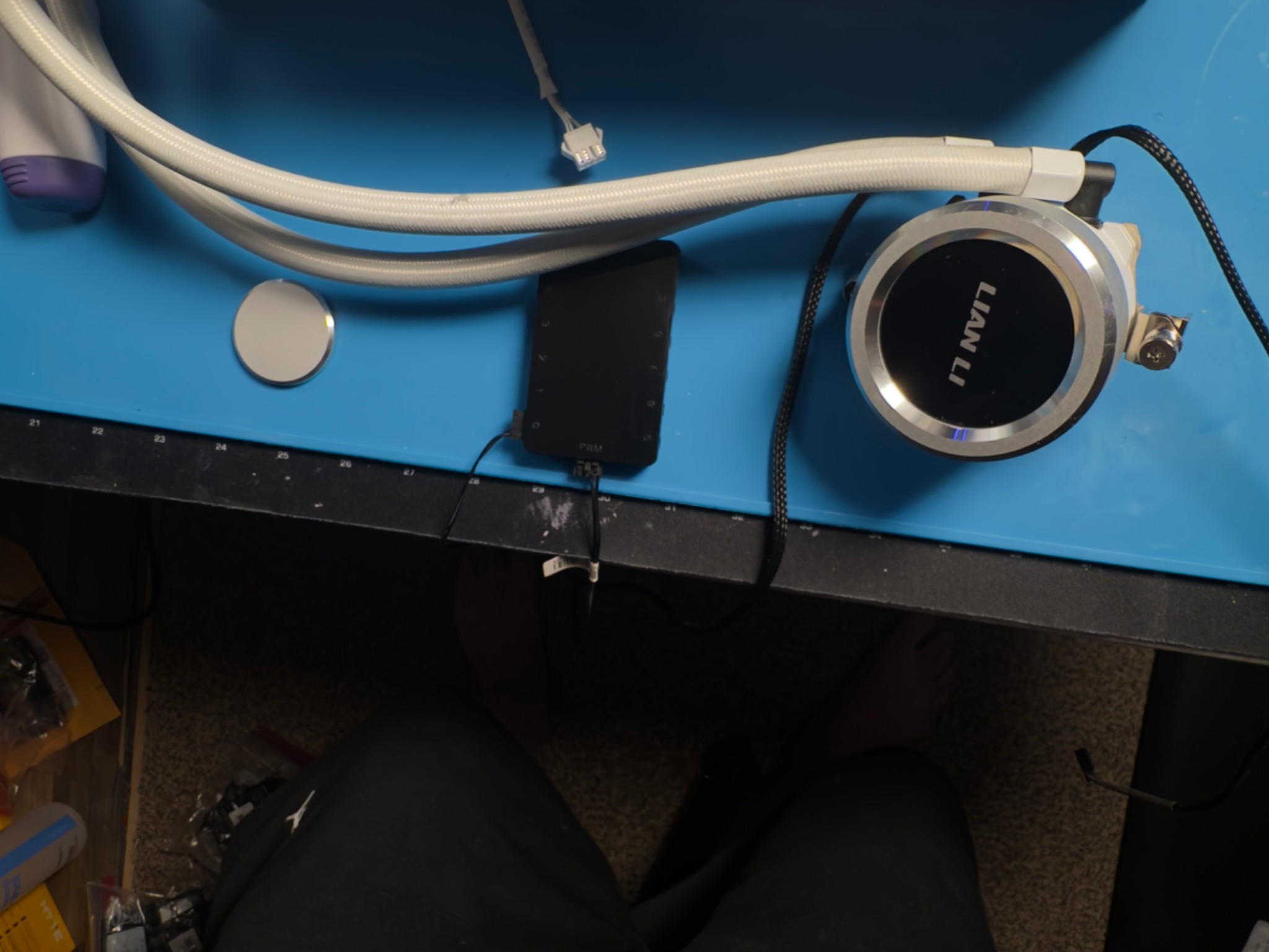 USED-VERY GOOD Lian Li Galahad 360 AIO RGB - White w/Box and all components including fans.