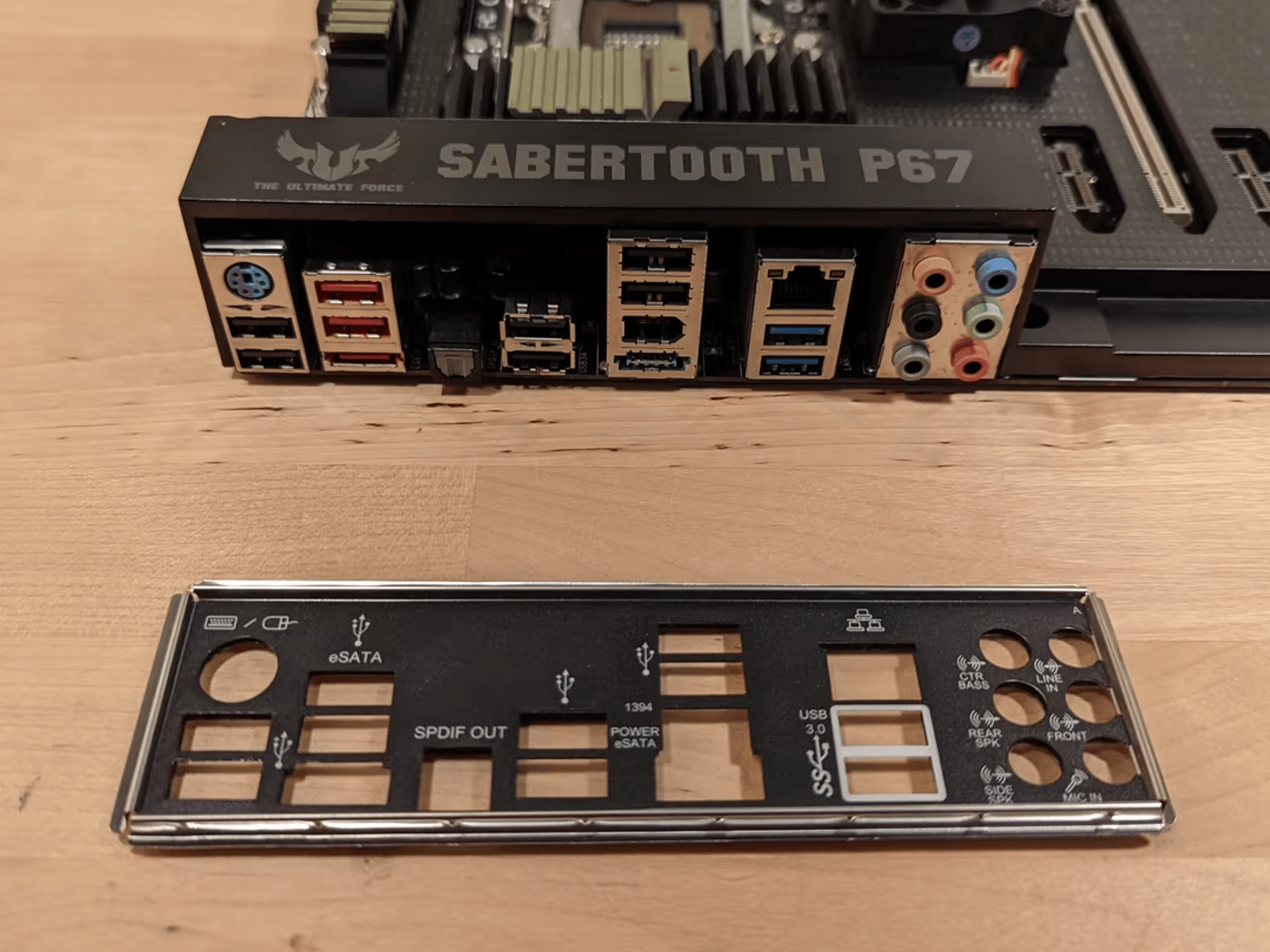 ASUS SABERTOOTH P67 Intel P67 Express LGA 1155 DDR3 Motherboard USB3.0
