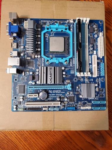 Pre-owned Gigabyte GA-78LMT-USB3 AM3/AM3+ Motherboard COMBO  AMD FX-8320 Vishera 8-Core 3.5 GHz CPU