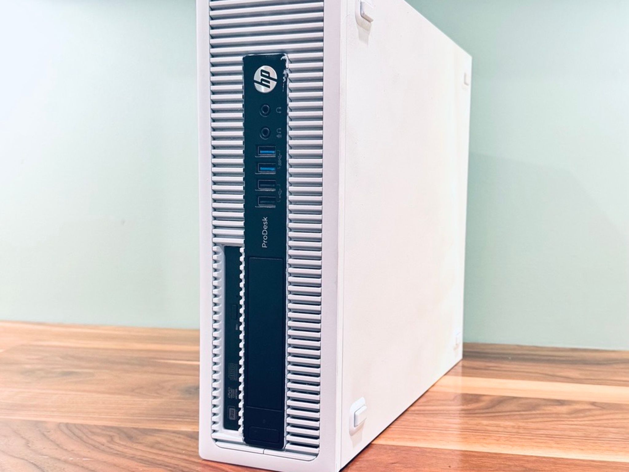 Esports Gaming PC | RX 550 4GB | i5 | 16GB RAM | 512GB SSD | Clean White Build