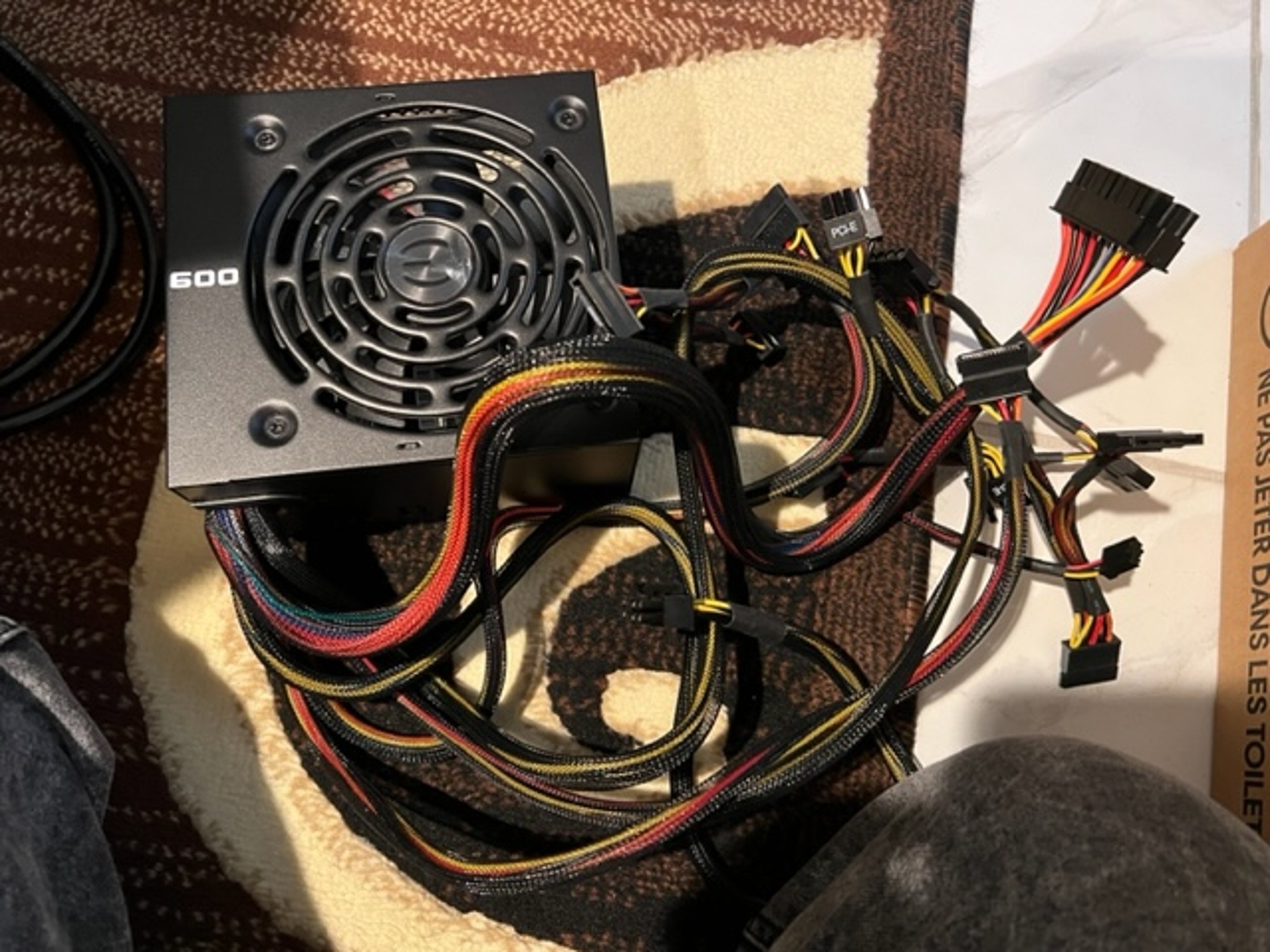 EVGA 600 WATT POWER SUPPLY 80 PLUS RATED NON MODULAR ATX