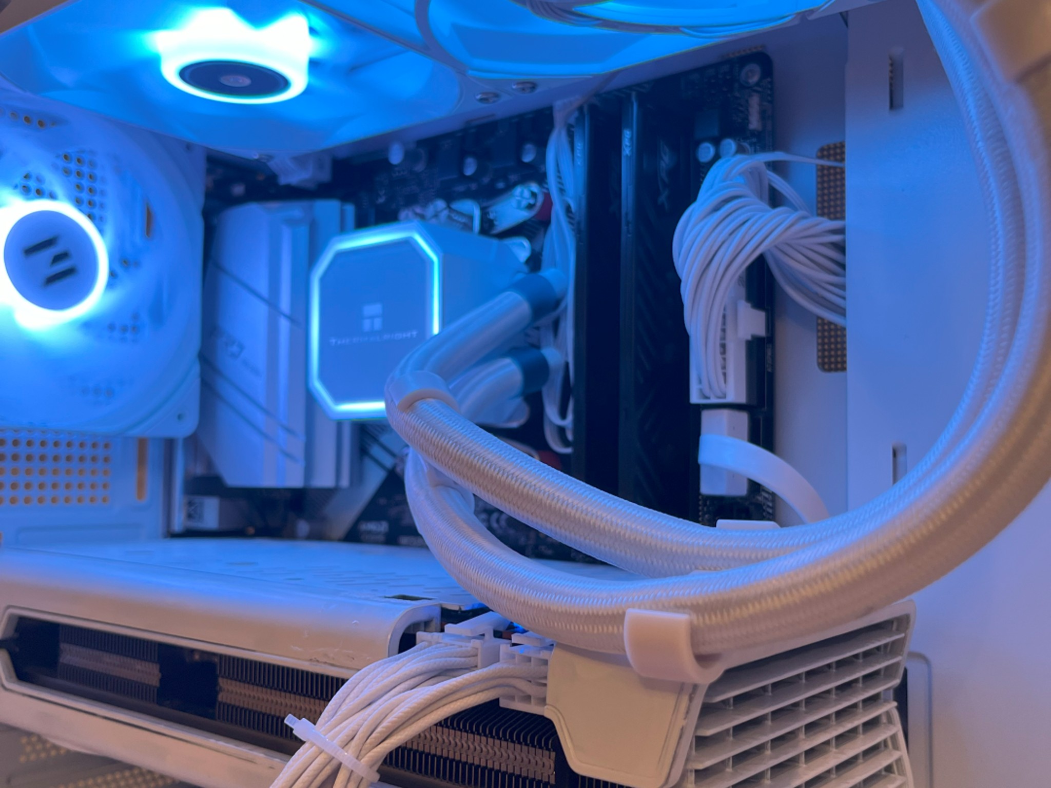 ❄️WINTER SALE❄️ Gaming PC | Ryzen 7 5700x | RX 5700 XT | 32 GBs RAM |