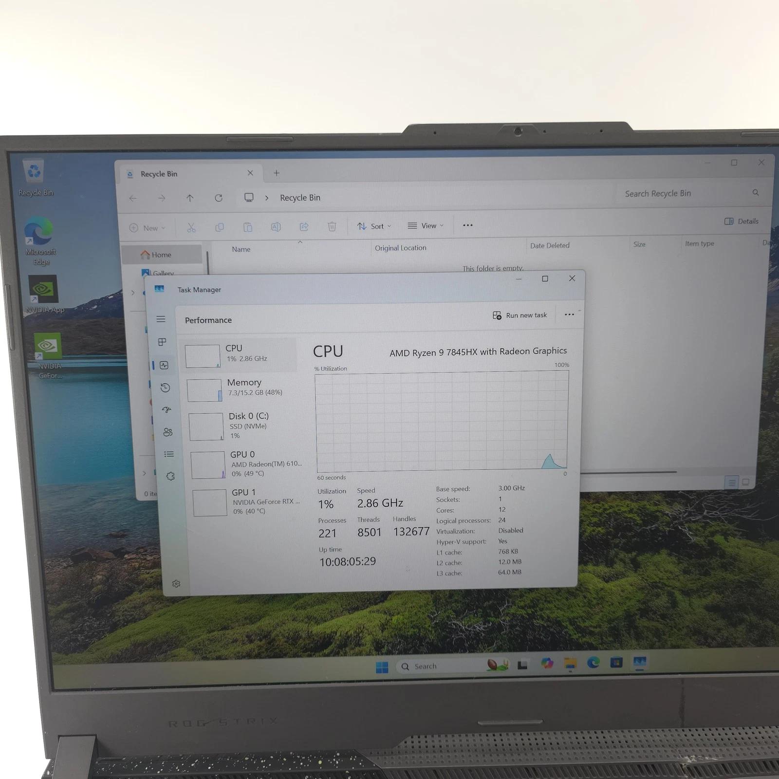 ASUS ROG Strix G17 17.3'' 1TB SSD 16GB RAM 3.0GHz Ryzen 9 7845HX RTX 4060 240Hz