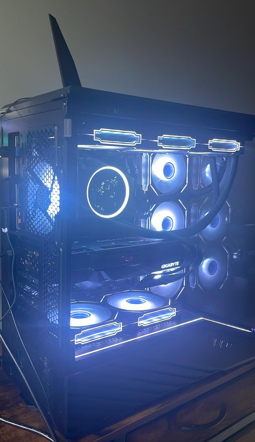 Ryzen 5600x  RTX 3080 32 Gbs DDR4 1TB intel Nvme Drive
